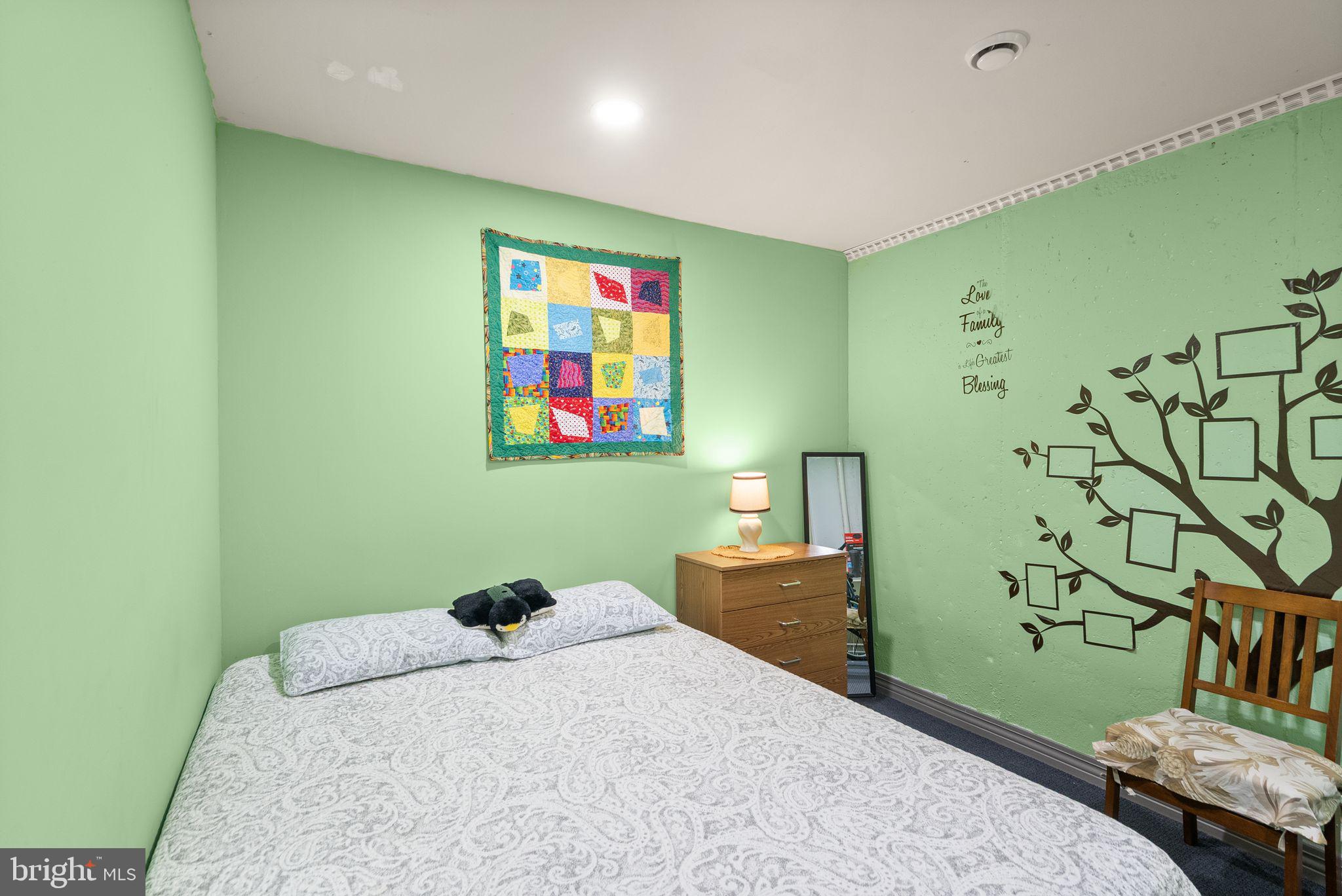 CROWNLEIGH - Residential