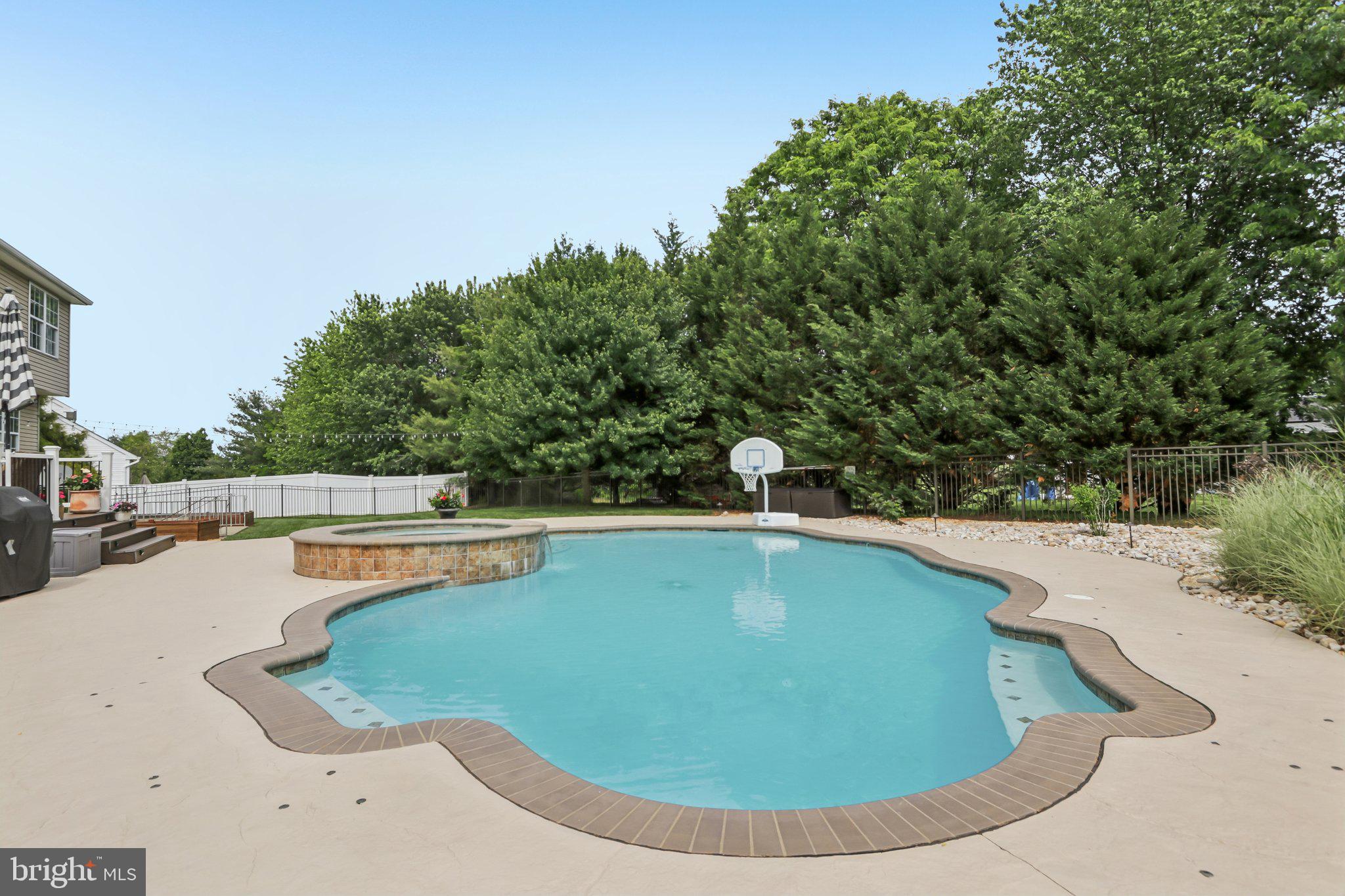 WINDY CREEK - Residential