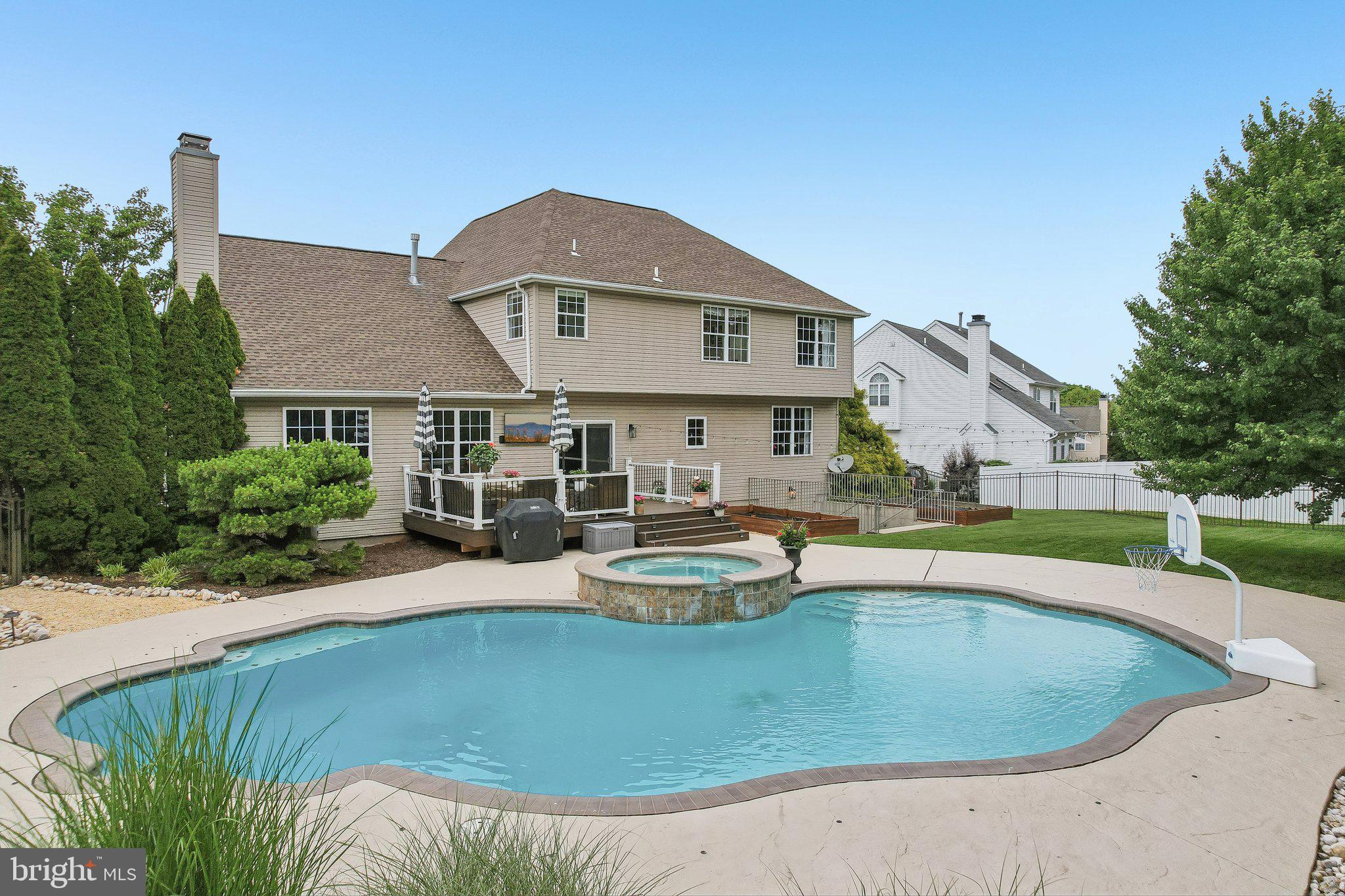 WINDY CREEK - Residential