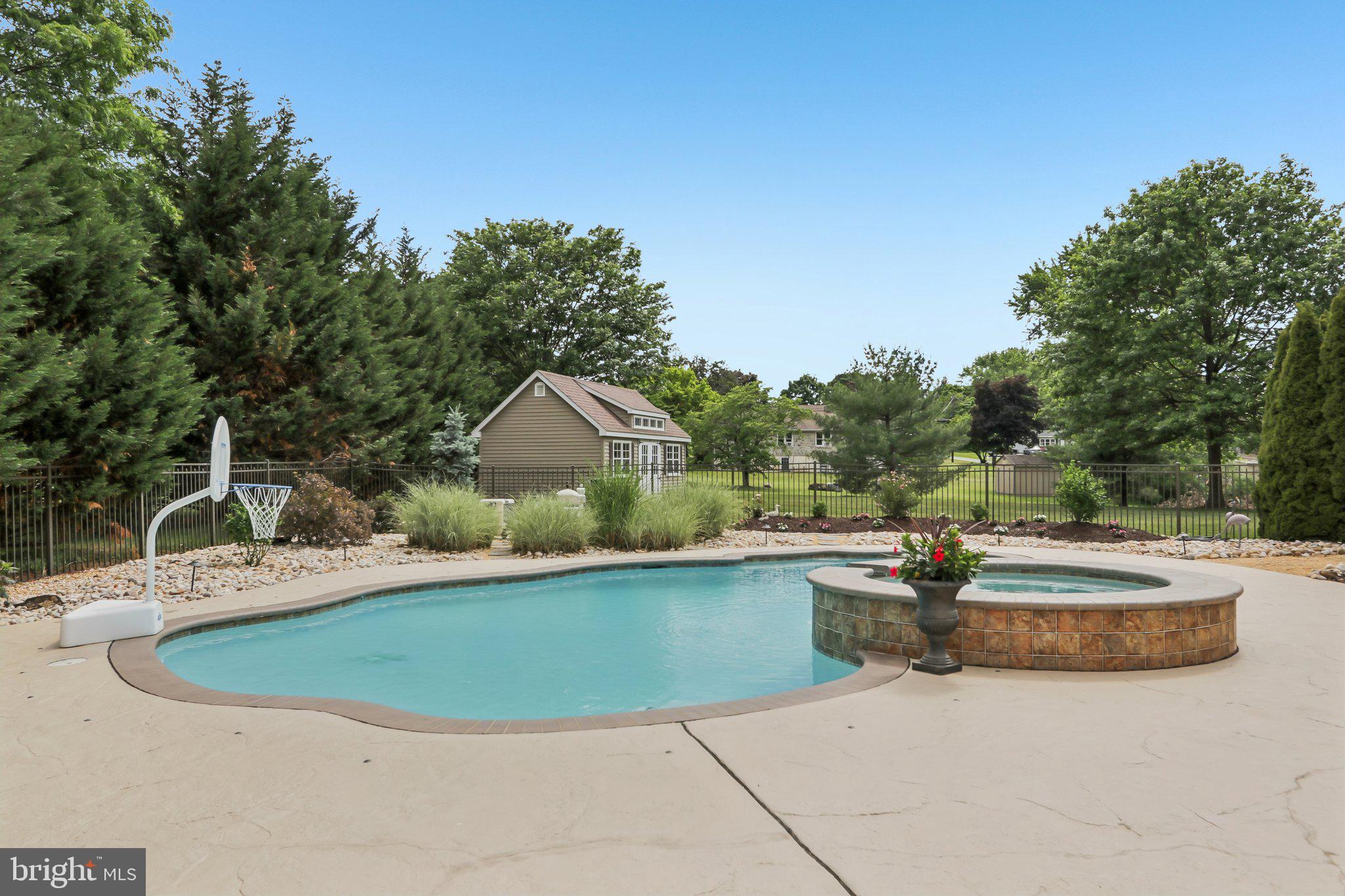 WINDY CREEK - Residential
