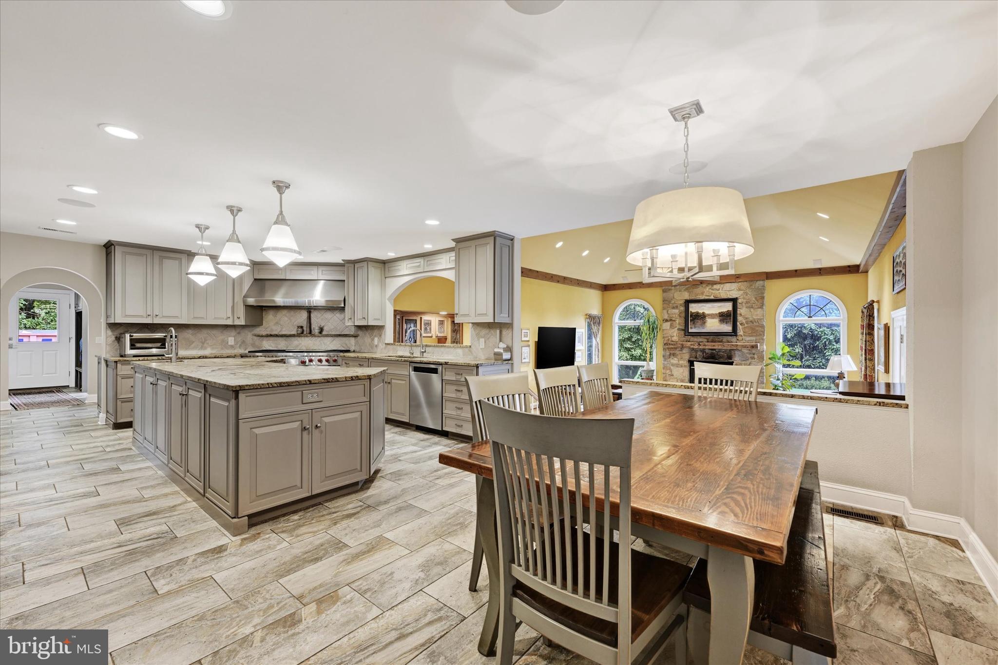 BLENHEIM FARM - Residential