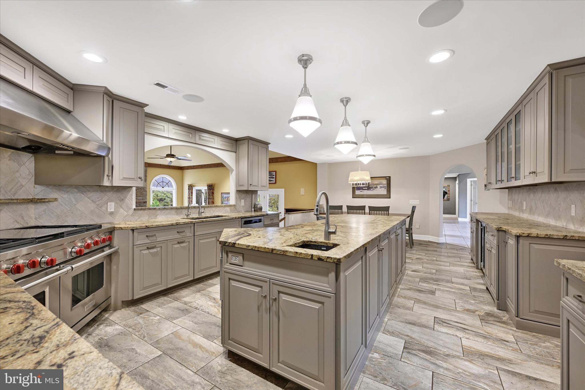 BLENHEIM FARM - Residential