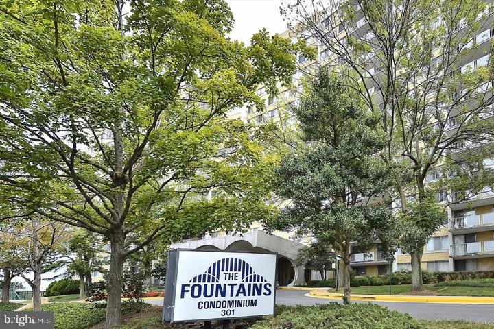 THE FOUNTAINS - Residential Lease
