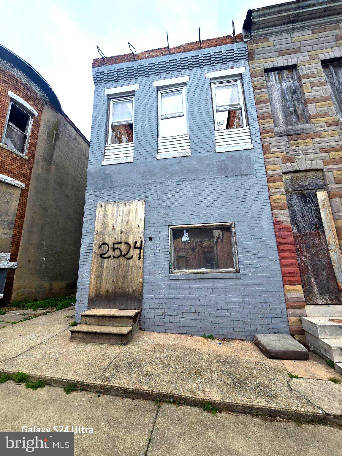 INVESTOR OPPORTUNITY | END-OF-GROUP SHELL | POSSIBLE MULTI-UNIT POTENTIAL | SHIPLEY HILL

Opportunity awaits at 2524 W Fairmount Ave! This end-of-group shell in the Shipley Hill community offers added flexibility and potential for investors, developers, or savvy buyers looking for their next rehab project in Baltimore City.

The end-unit location provides additional natural light and exterior exposure compared to standard interior rowhomes, creating strong possibilities for future design and layout options. Per seller, there may be potential for multi-unit conversion, offering an exciting opportunity for additional income potential (buyer to independently verify zoning, permits, and approved use with Baltimore City).

Conveniently located near downtown Baltimore, major commuter routes, public transportation, and local attractions including the B&O Railroad Museum. The surrounding area continues to see redevelopment and investment activity, making this an appealing option for those looking to renovate and hold or resell.

Property is a full shell and sold strictly AS-IS. Buyer responsible for verifying all property information, permits, zoning, and redevelopment possibilities.  

Bring your vision and transform this property into your next project!