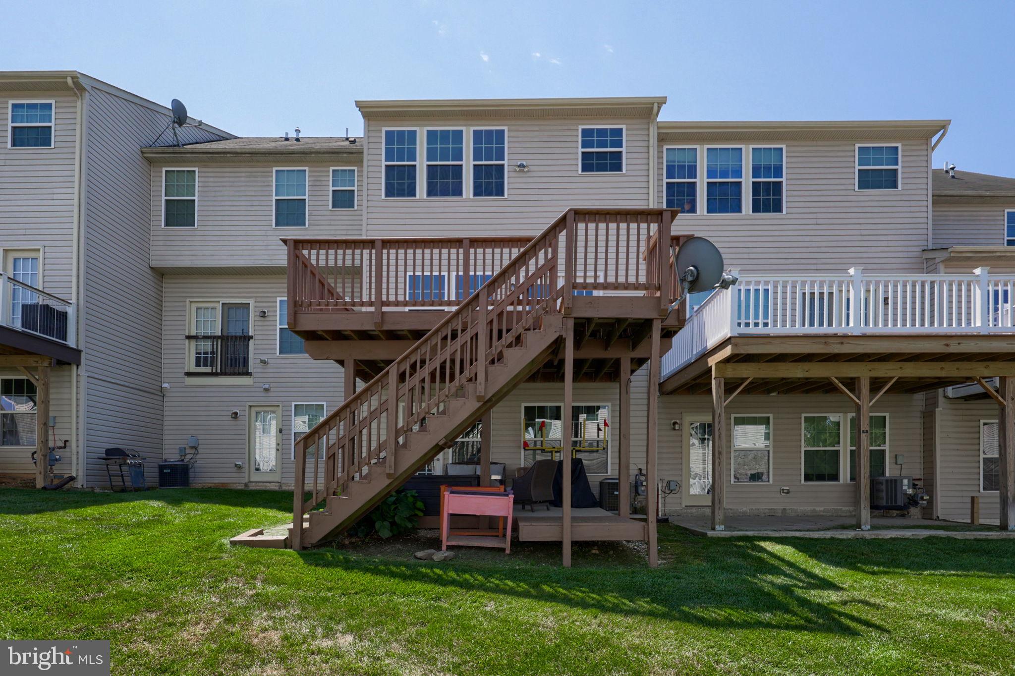 STONEGATE AT REGENTS GLEN - Residential