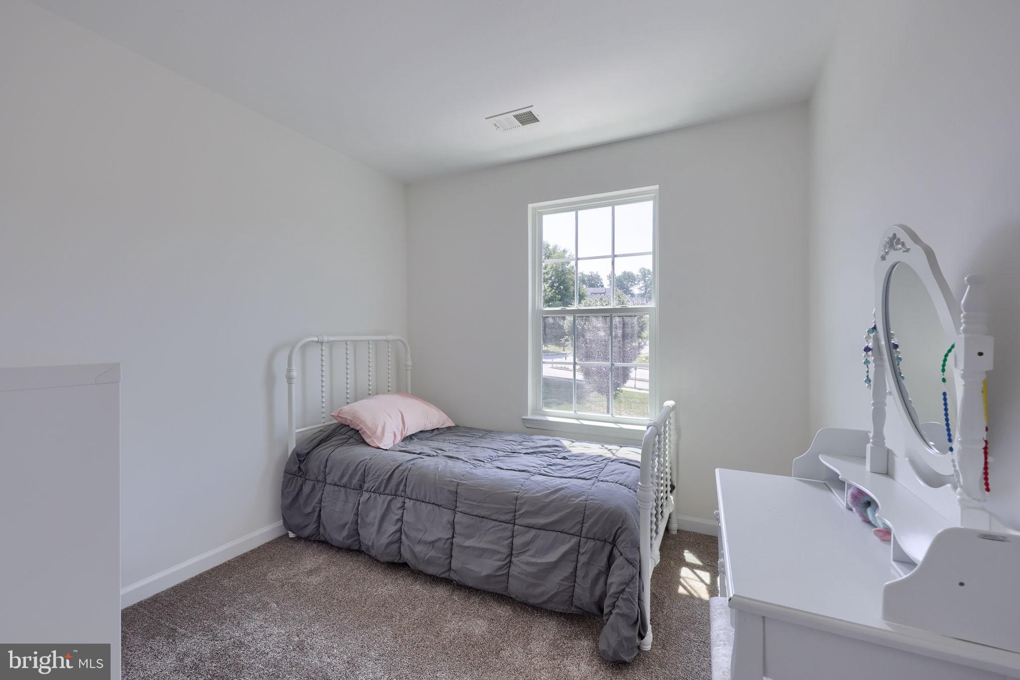 STONEGATE AT REGENTS GLEN - Residential