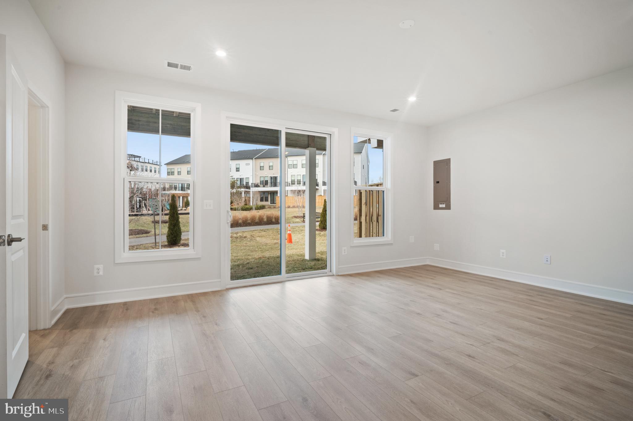 BROADLANDS STATION - Residential Lease