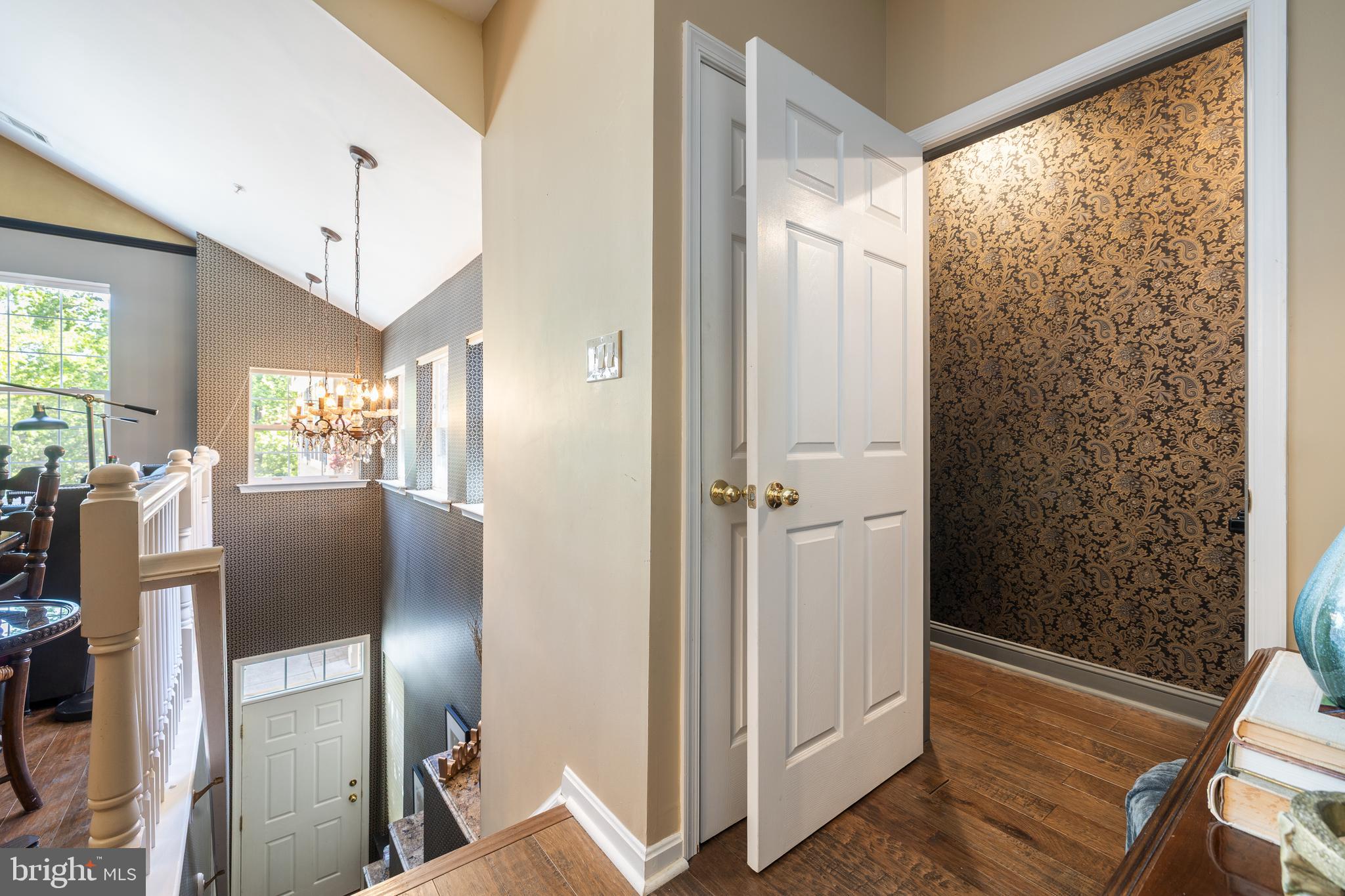 SUTTON RIDGE - Residential