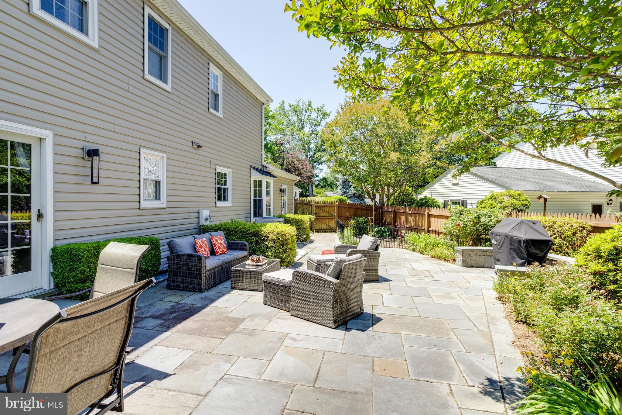 OAK HILL - Residential