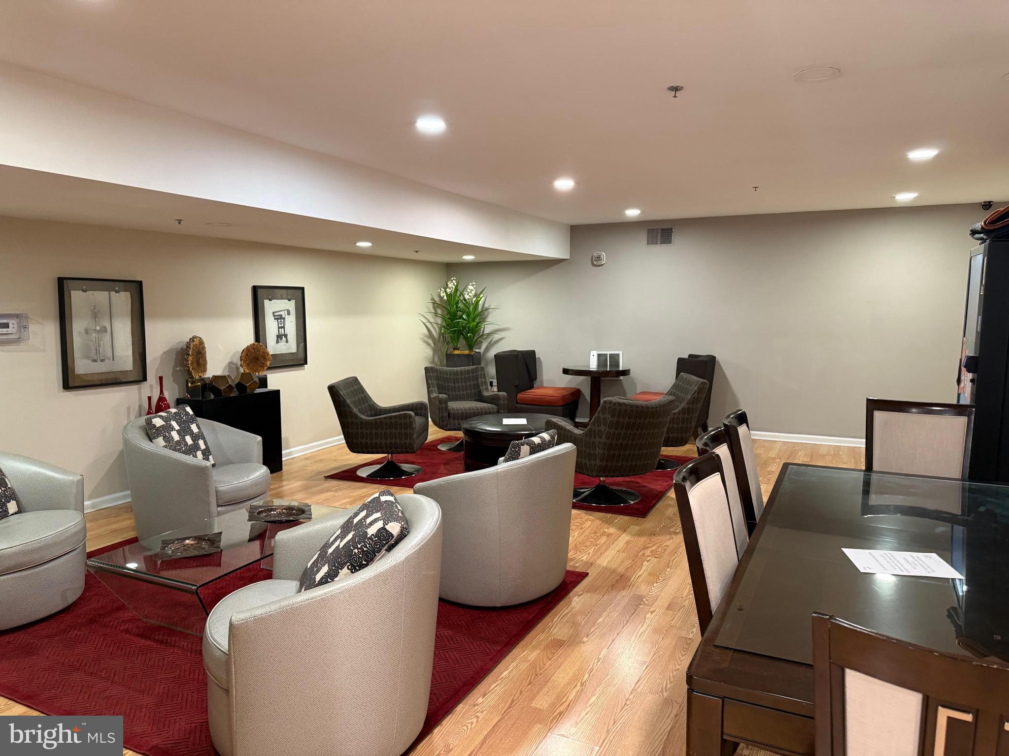 AVENUE OF THE ARTS - Residential