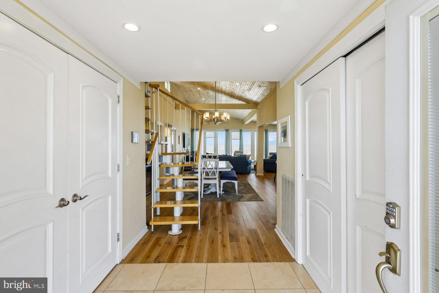 SEA MARK SHORES - Residential