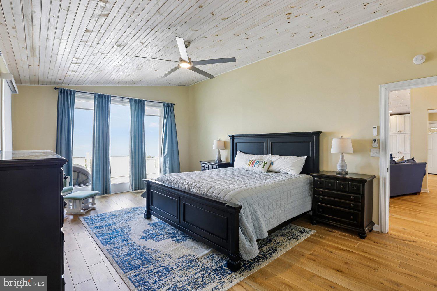 SEA MARK SHORES - Residential