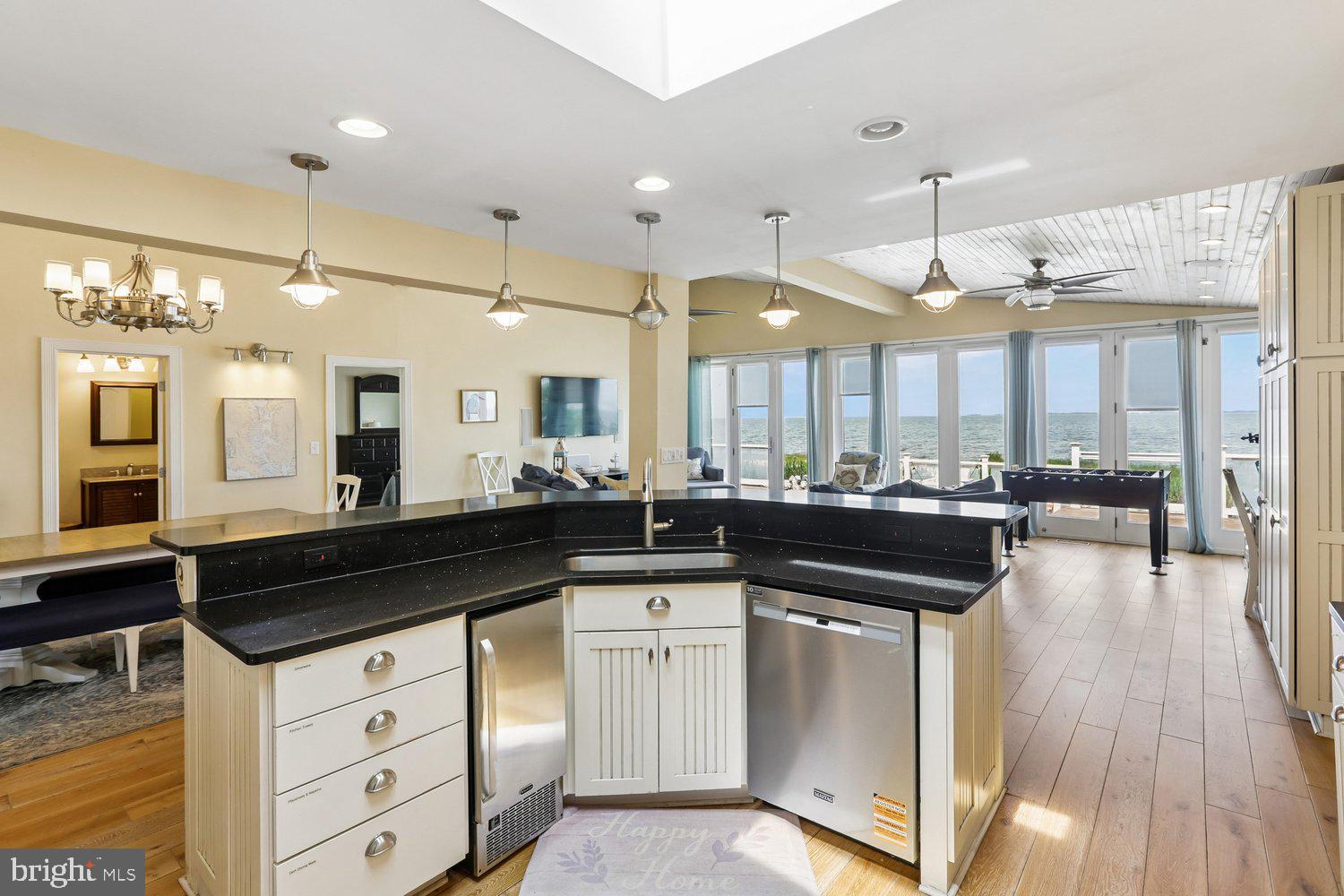 SEA MARK SHORES - Residential