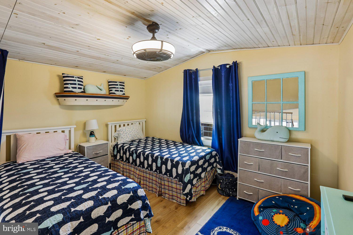 SEA MARK SHORES - Residential