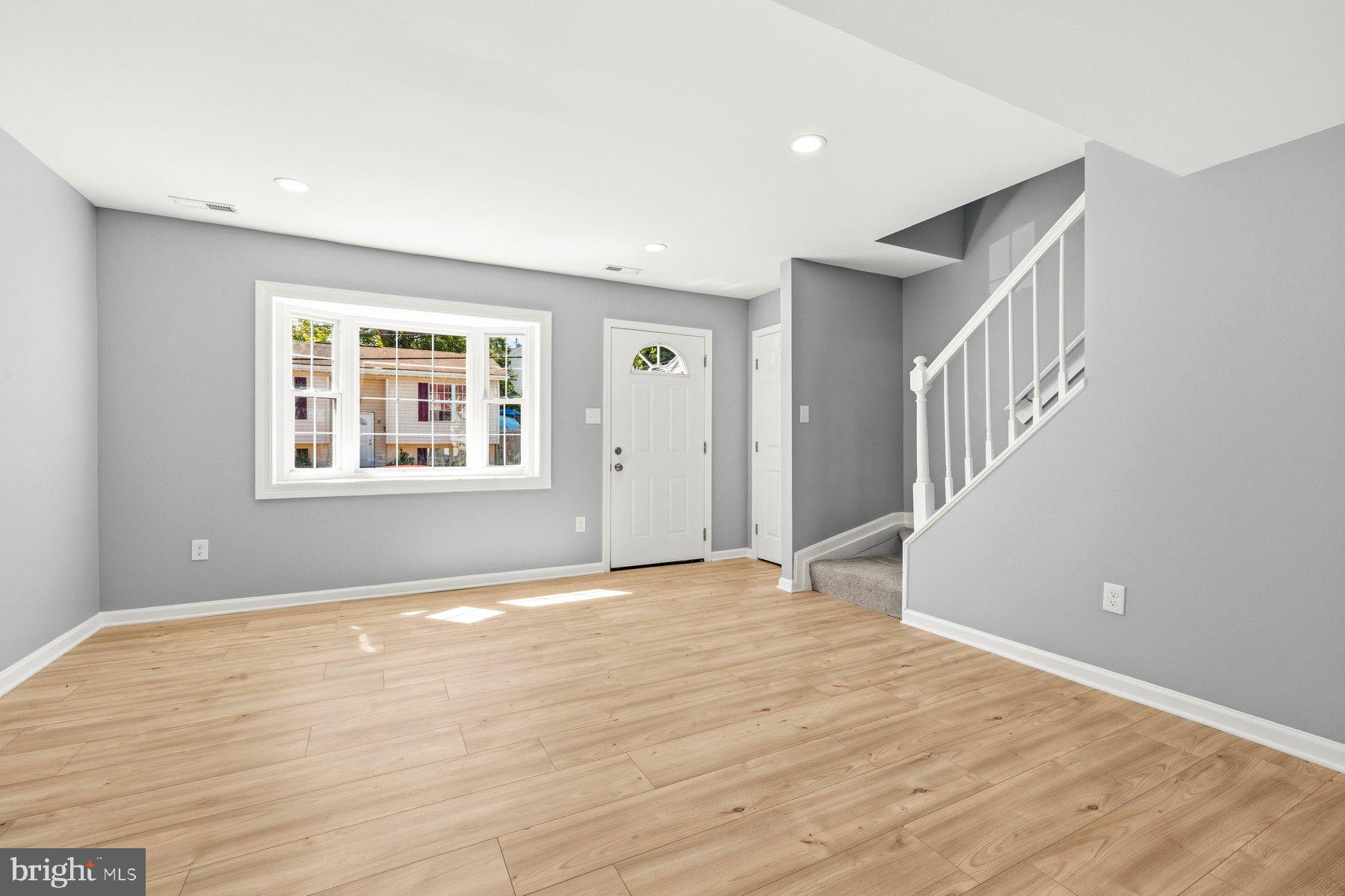DOWNTOWN WESTMINSTER - Residential