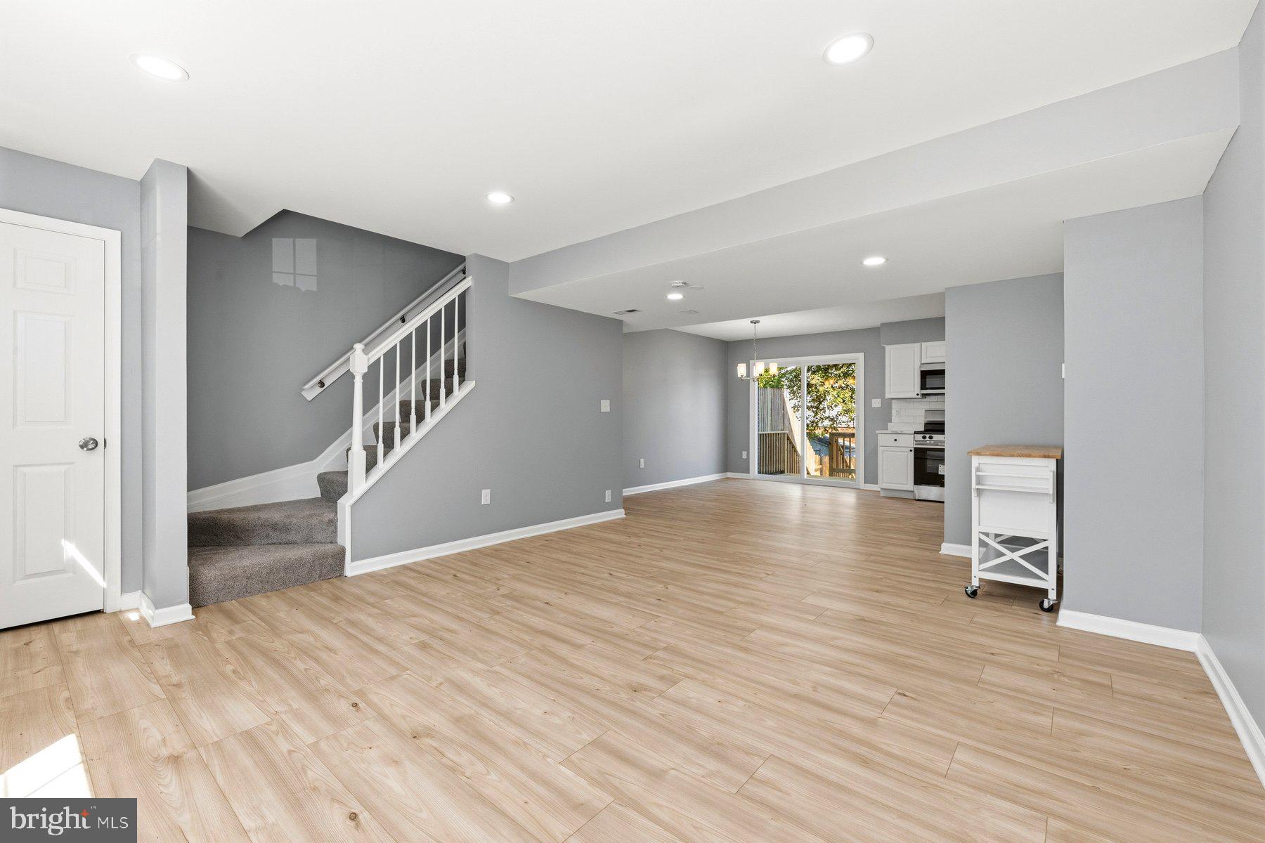 DOWNTOWN WESTMINSTER - Residential