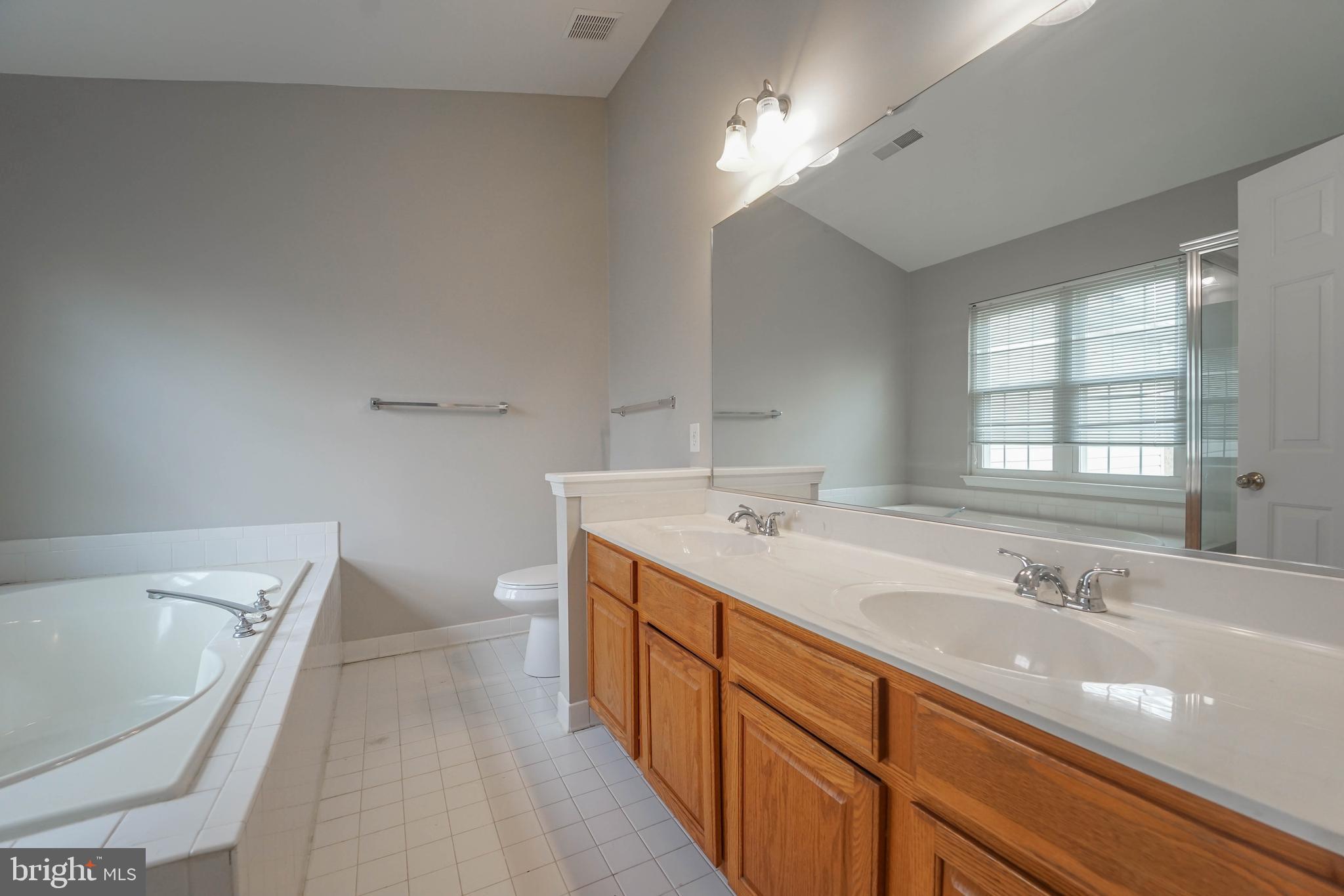 COLLEGE HILLS - Residential