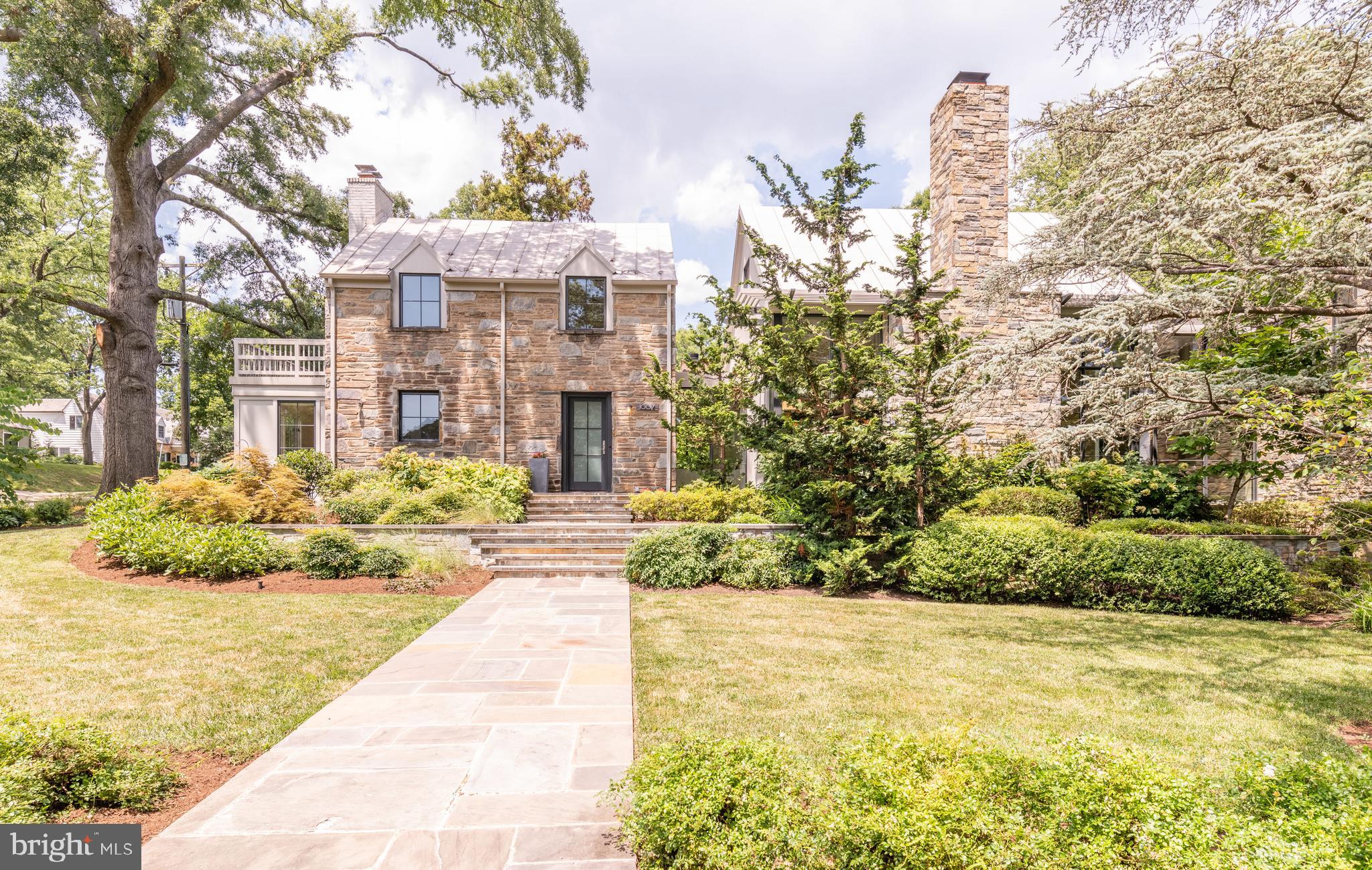 COLLEGE PARK - Residential