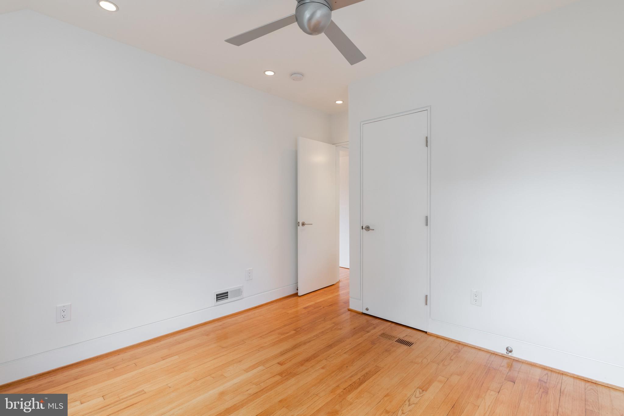 COLLEGE PARK - Residential