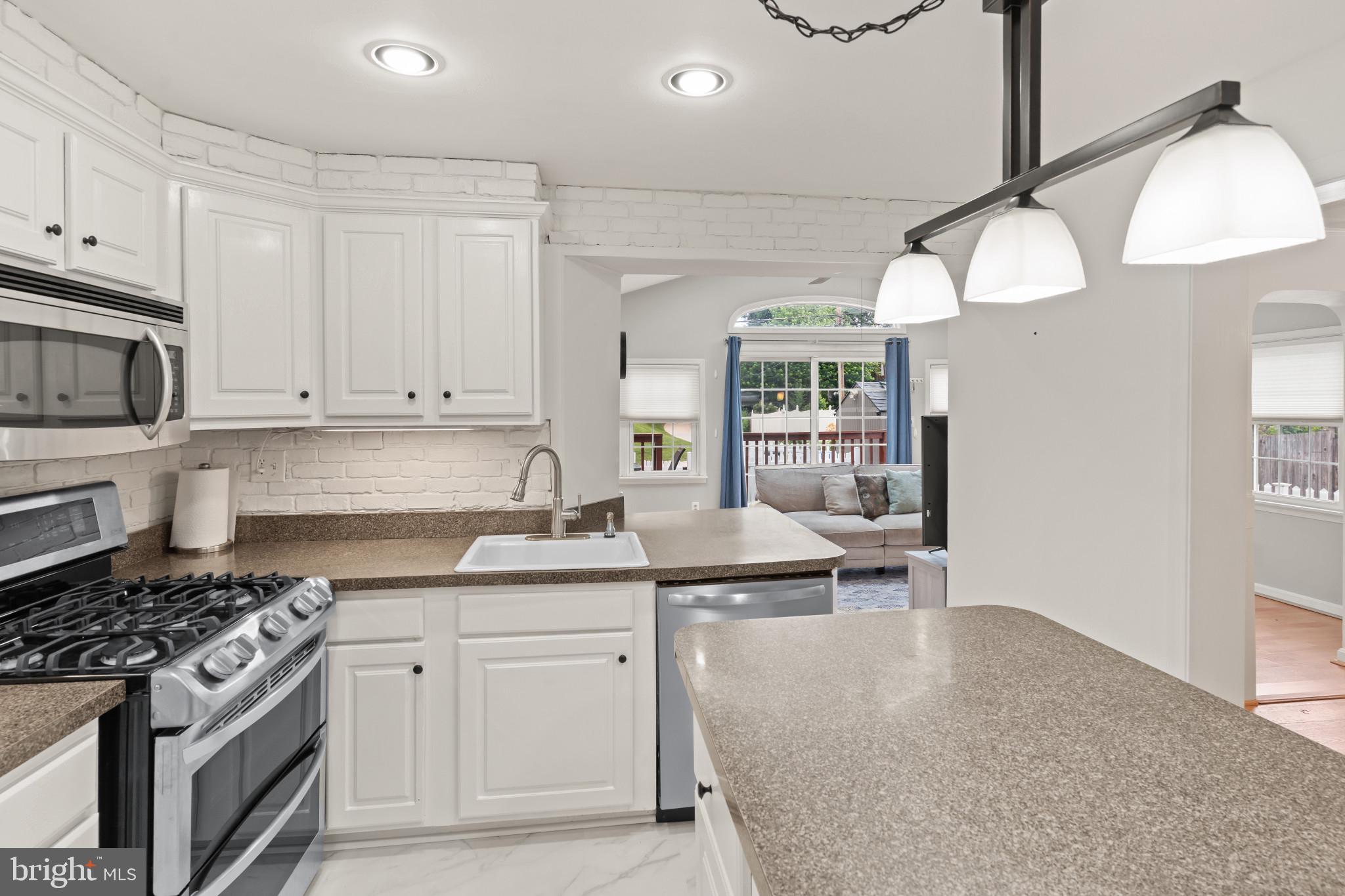 LOCH RAVEN MANOR - Residential