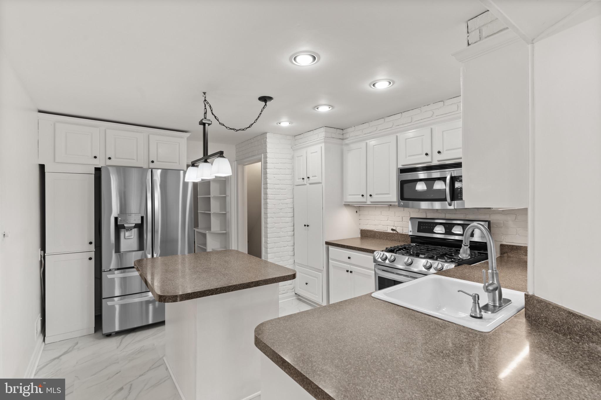 LOCH RAVEN MANOR - Residential