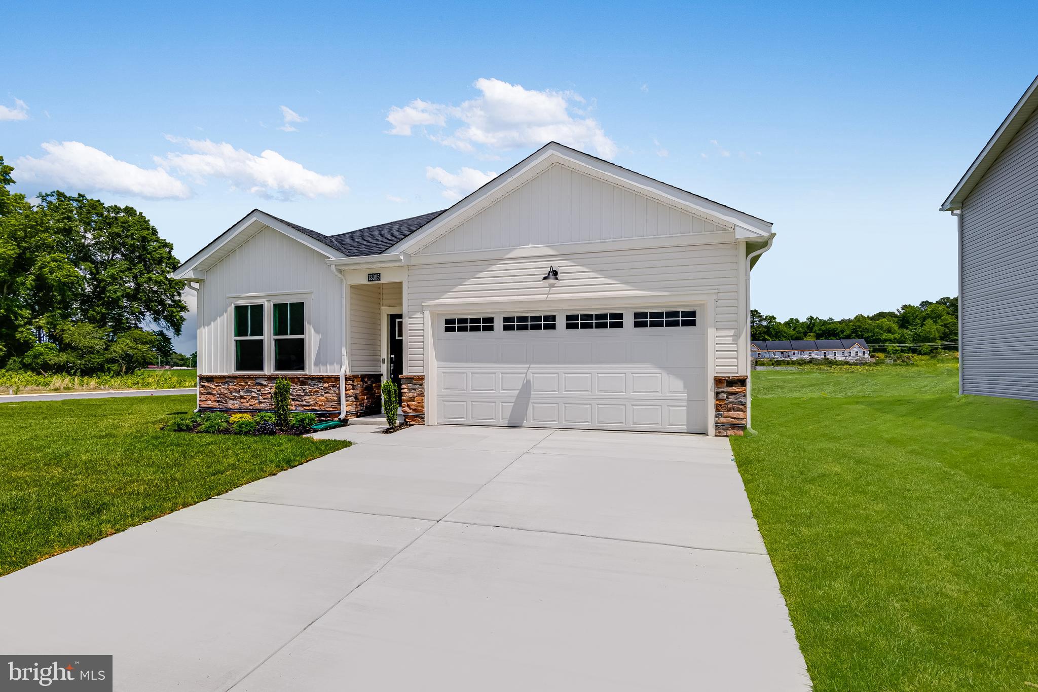 PELICAN POINT - Residential