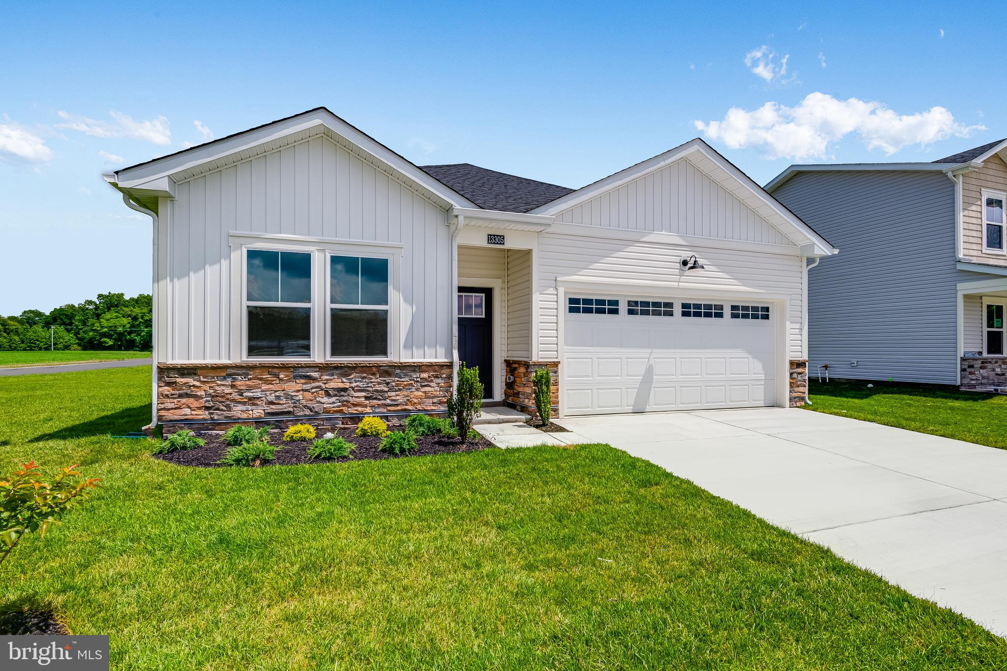 PELICAN POINT - Residential