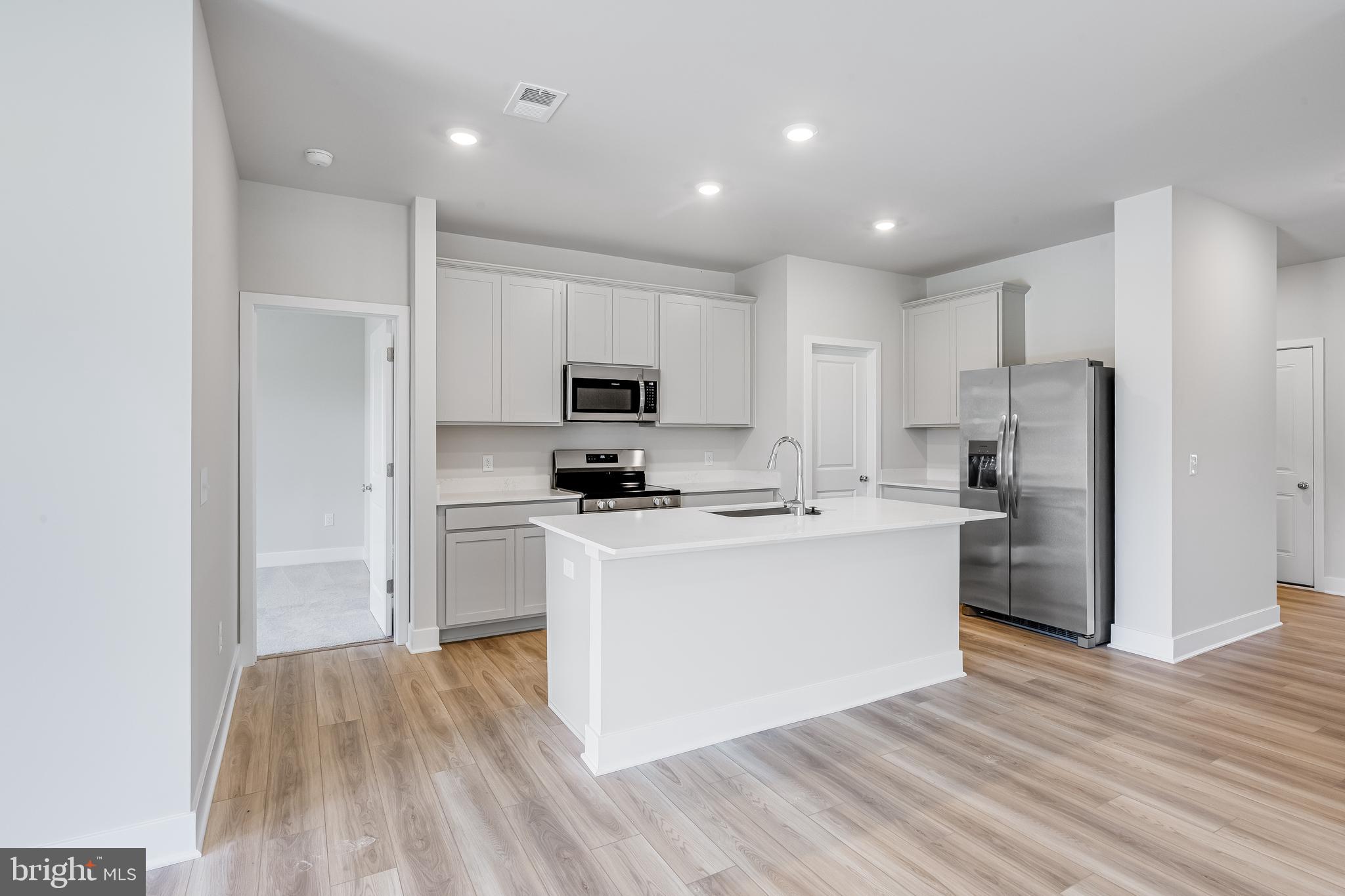 PELICAN POINT - Residential