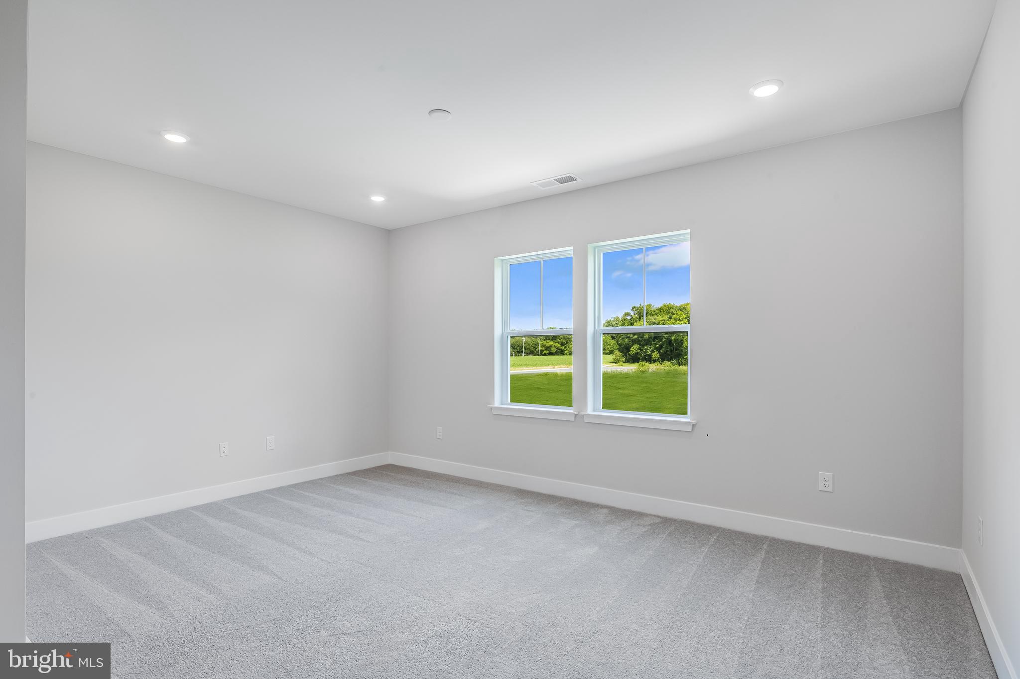 PELICAN POINT - Residential