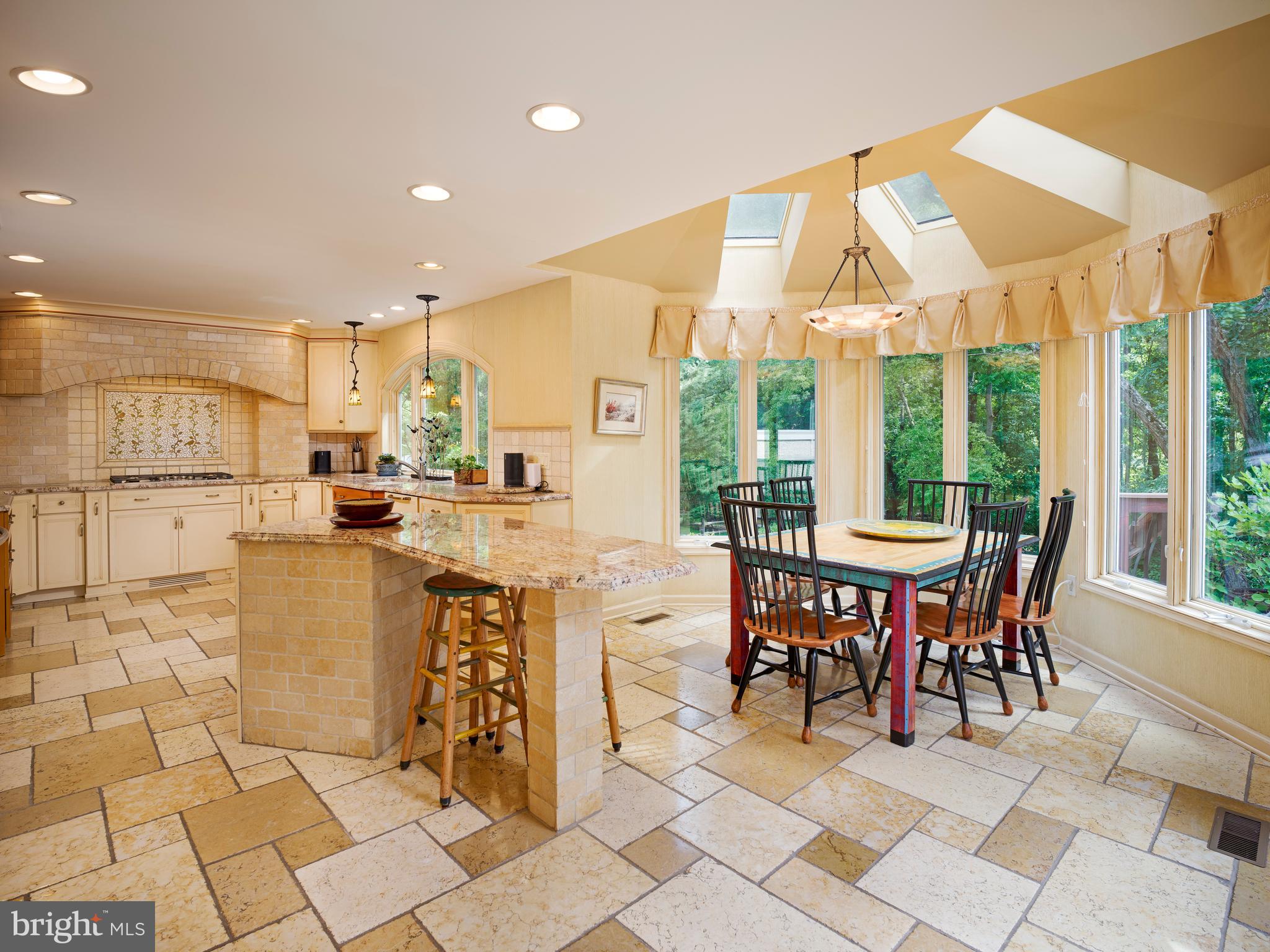 INDIAN CREEK - Residential