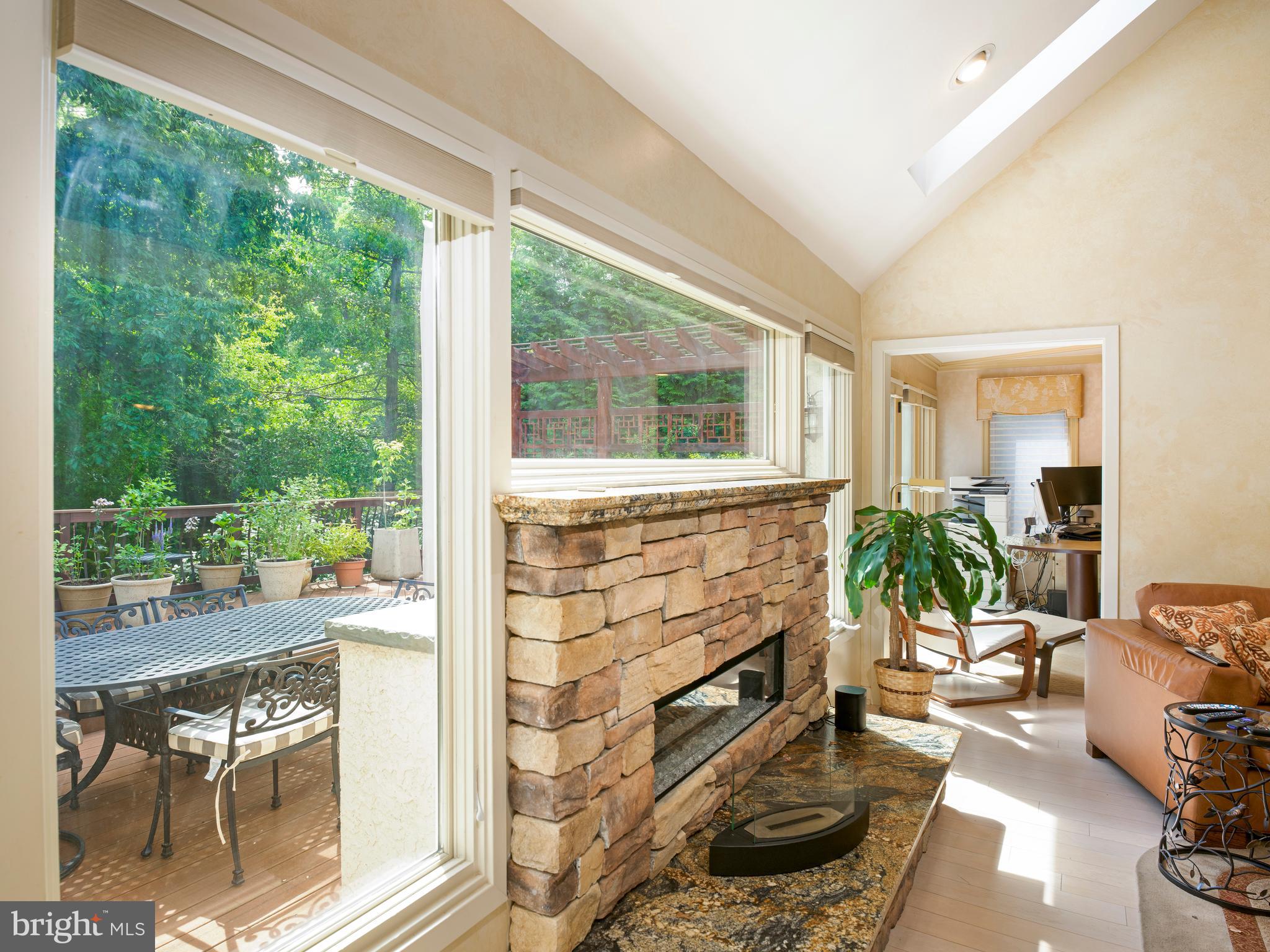 INDIAN CREEK - Residential