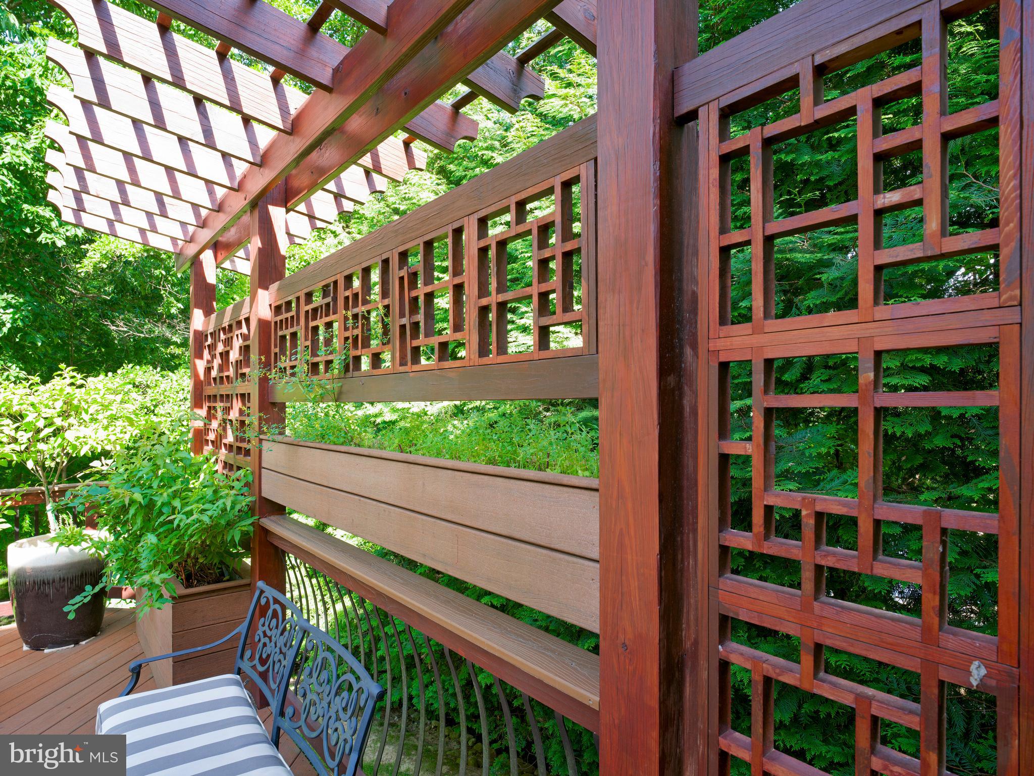 INDIAN CREEK - Residential