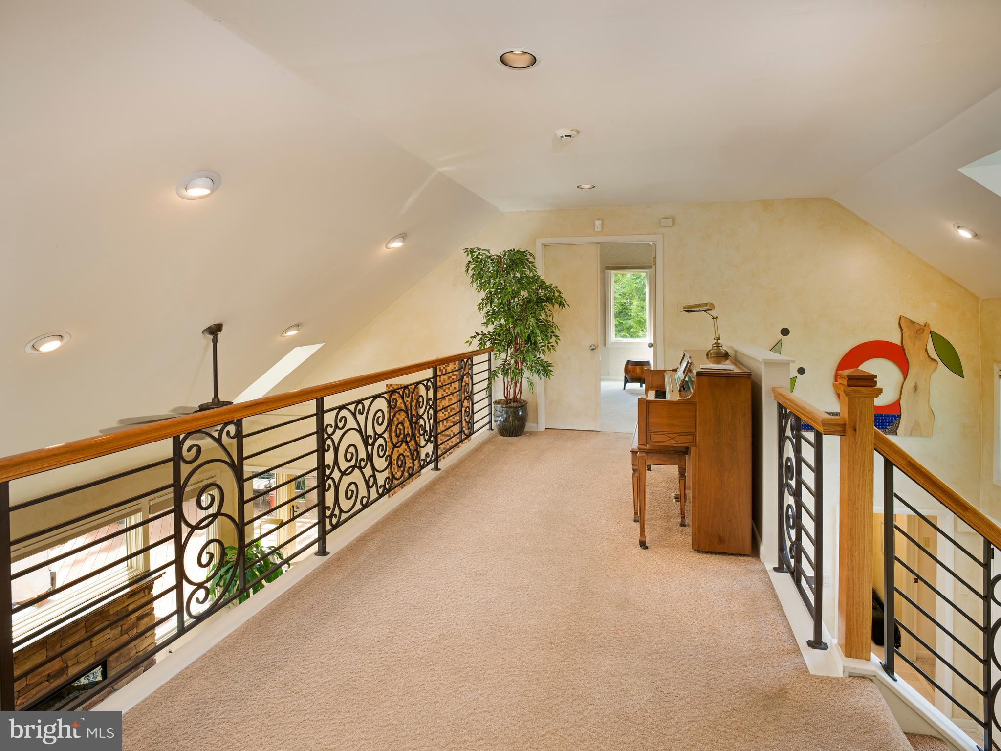INDIAN CREEK - Residential