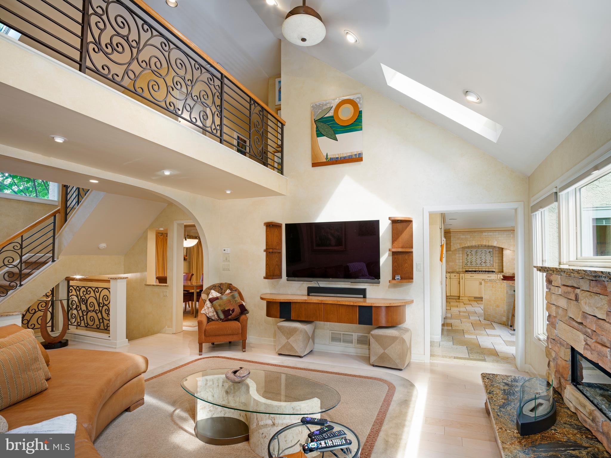 INDIAN CREEK - Residential