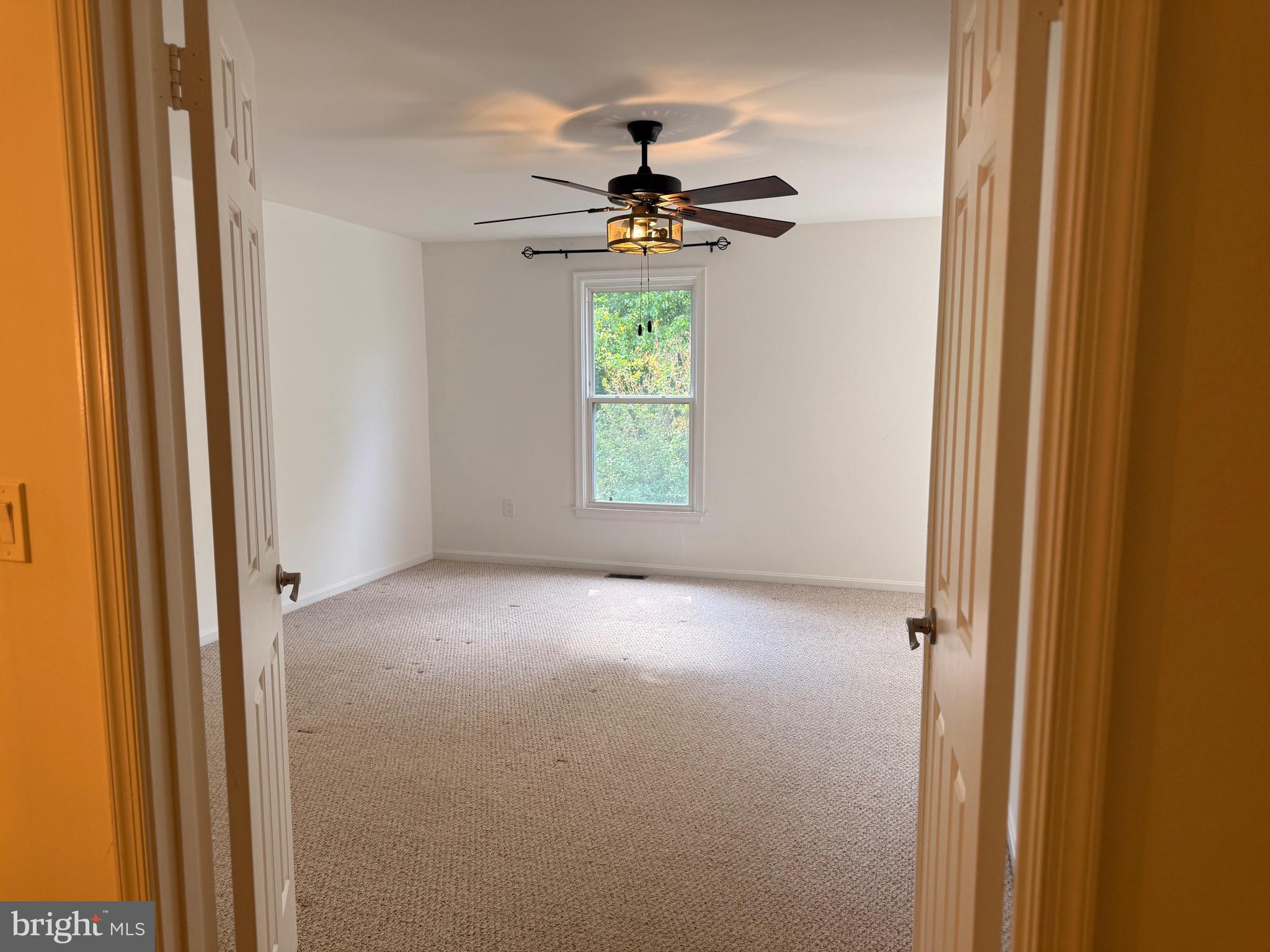 DUMONT OAKS - Residential Lease