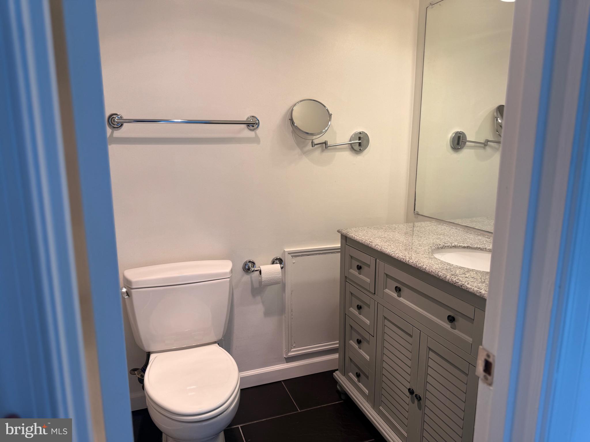 DUMONT OAKS - Residential Lease