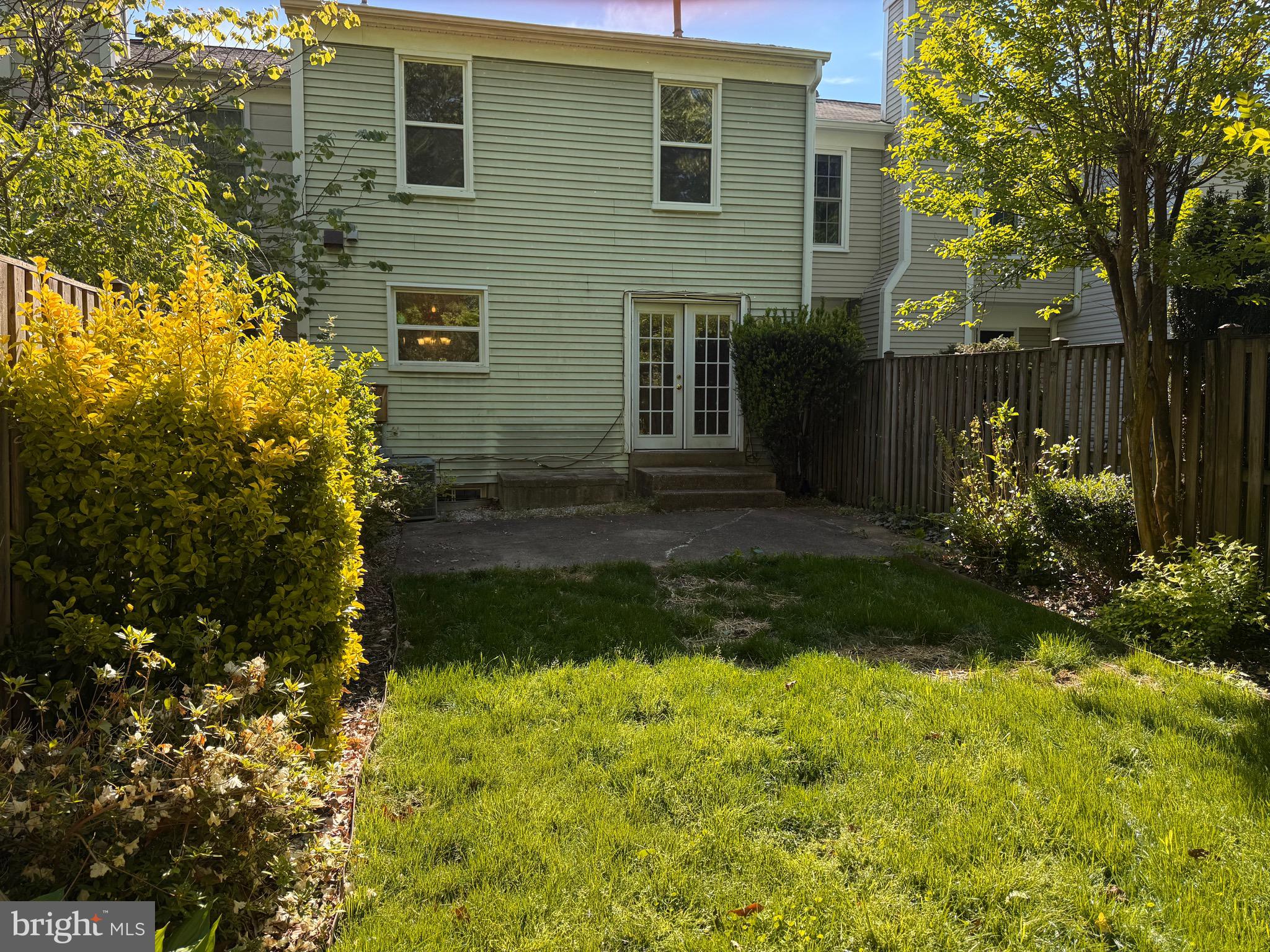 DUMONT OAKS - Residential Lease