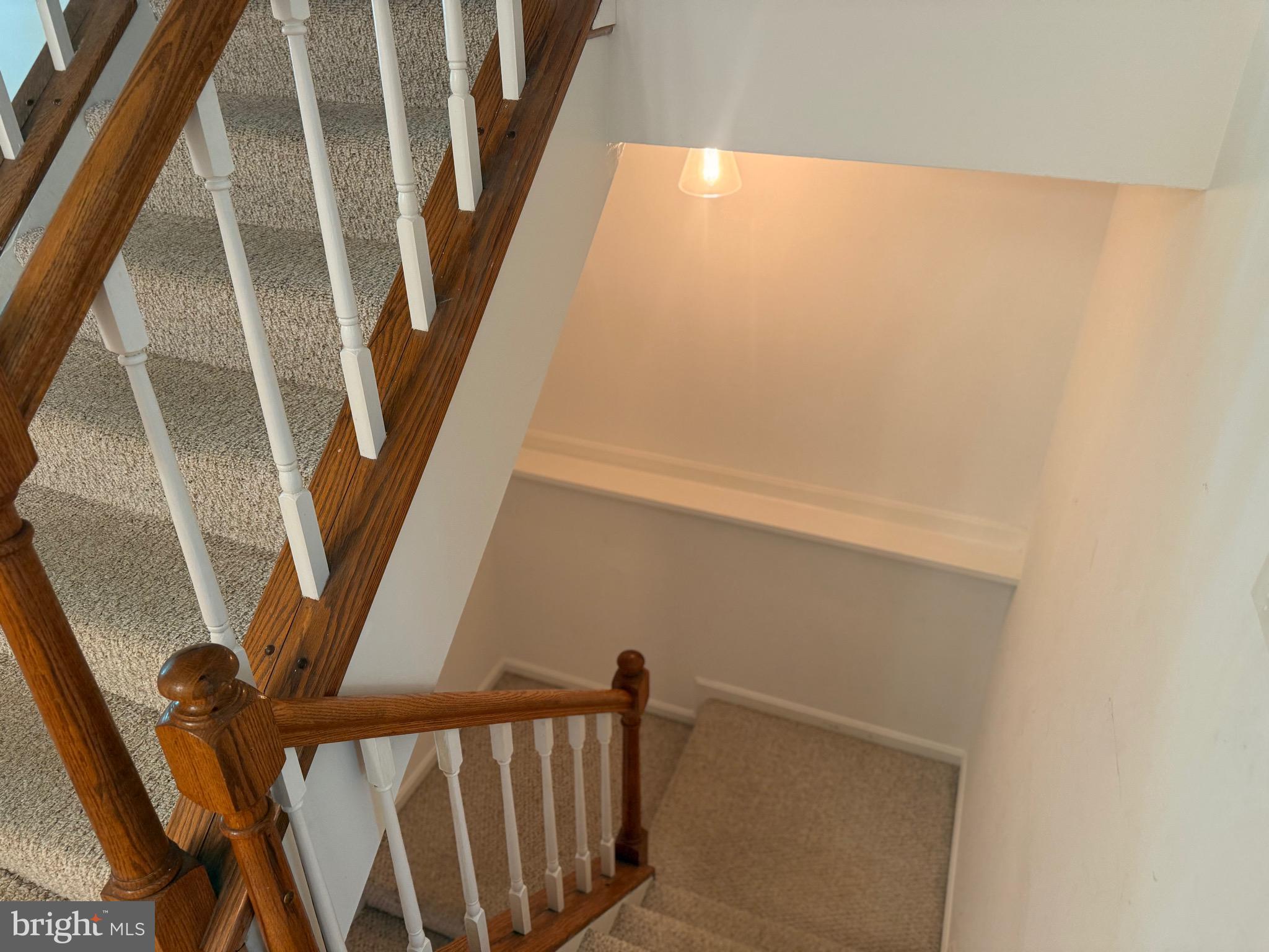 DUMONT OAKS - Residential Lease