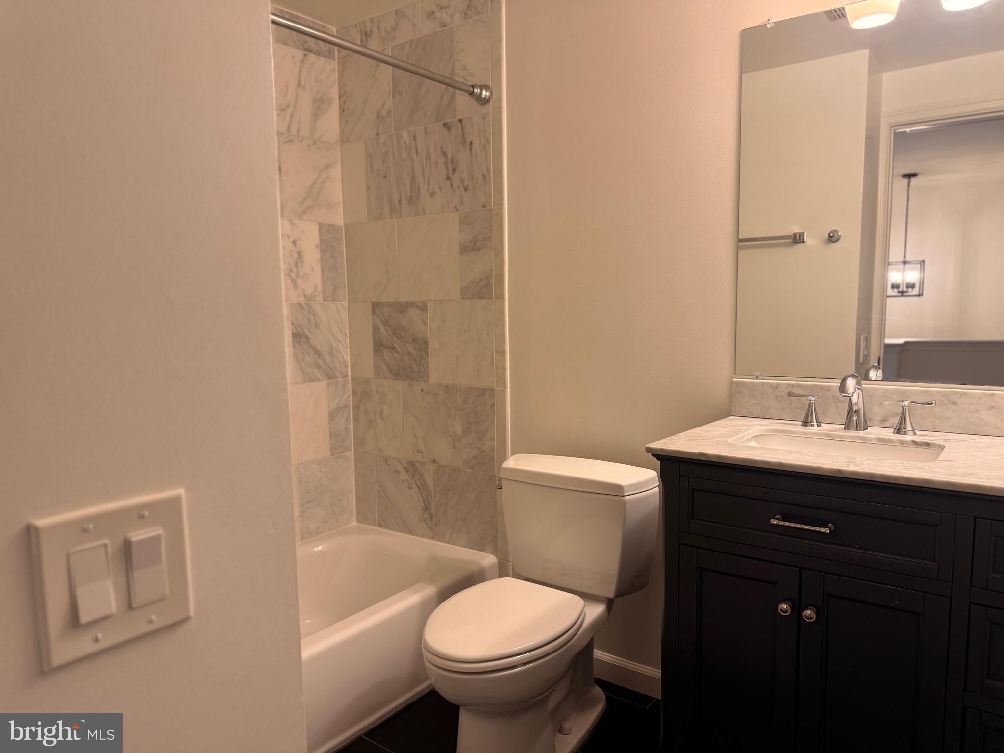 DUMONT OAKS - Residential Lease