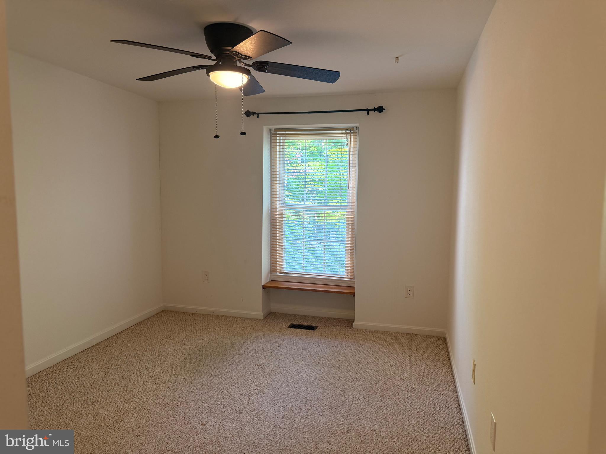 DUMONT OAKS - Residential Lease