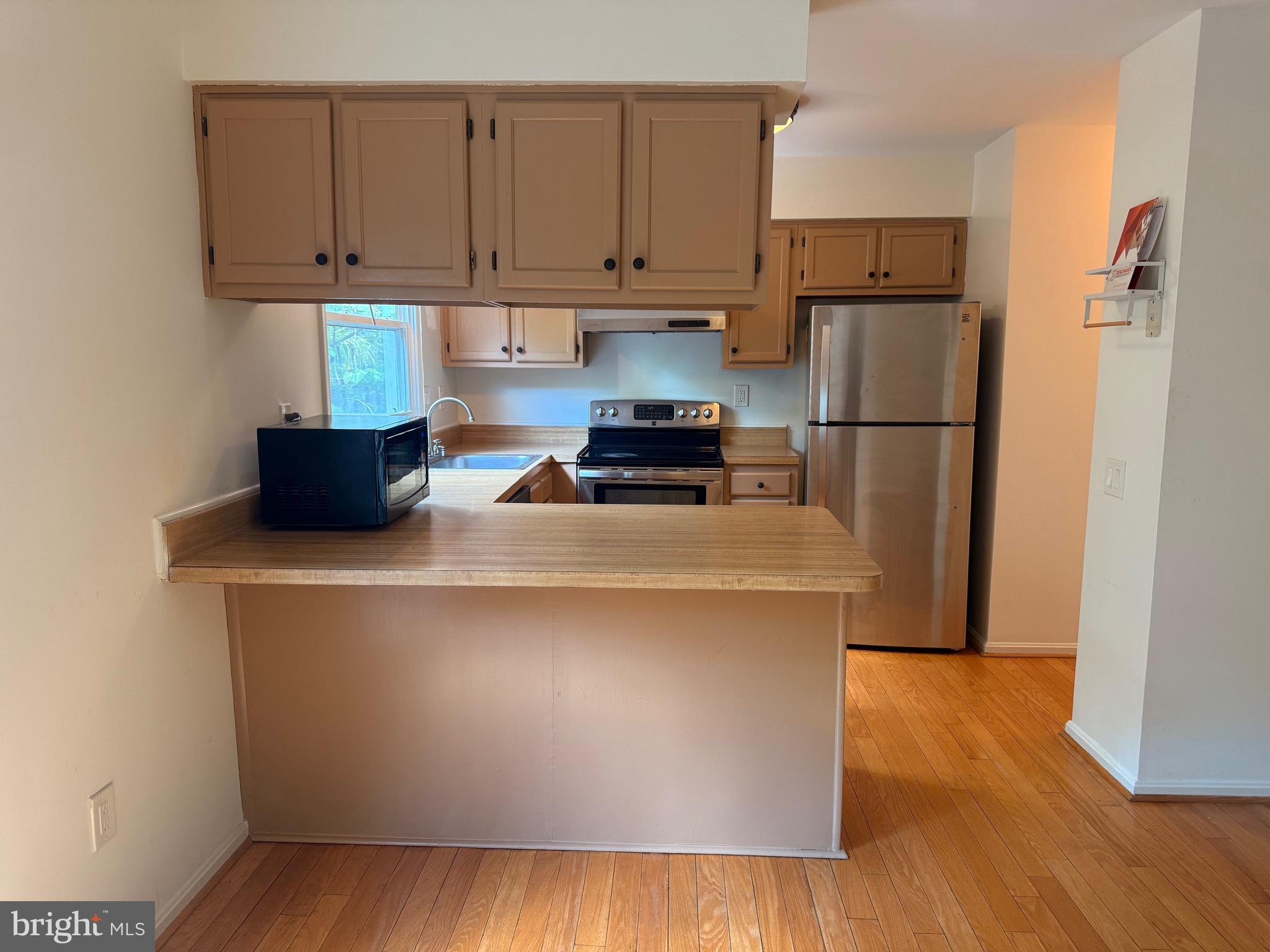 DUMONT OAKS - Residential Lease