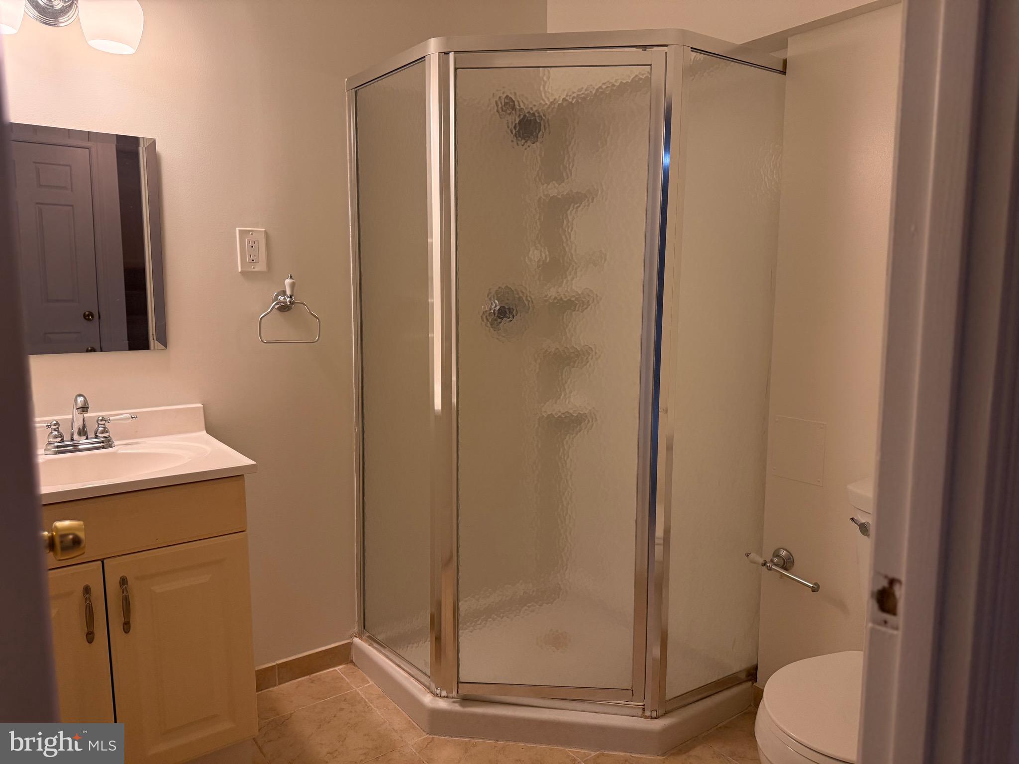 DUMONT OAKS - Residential Lease