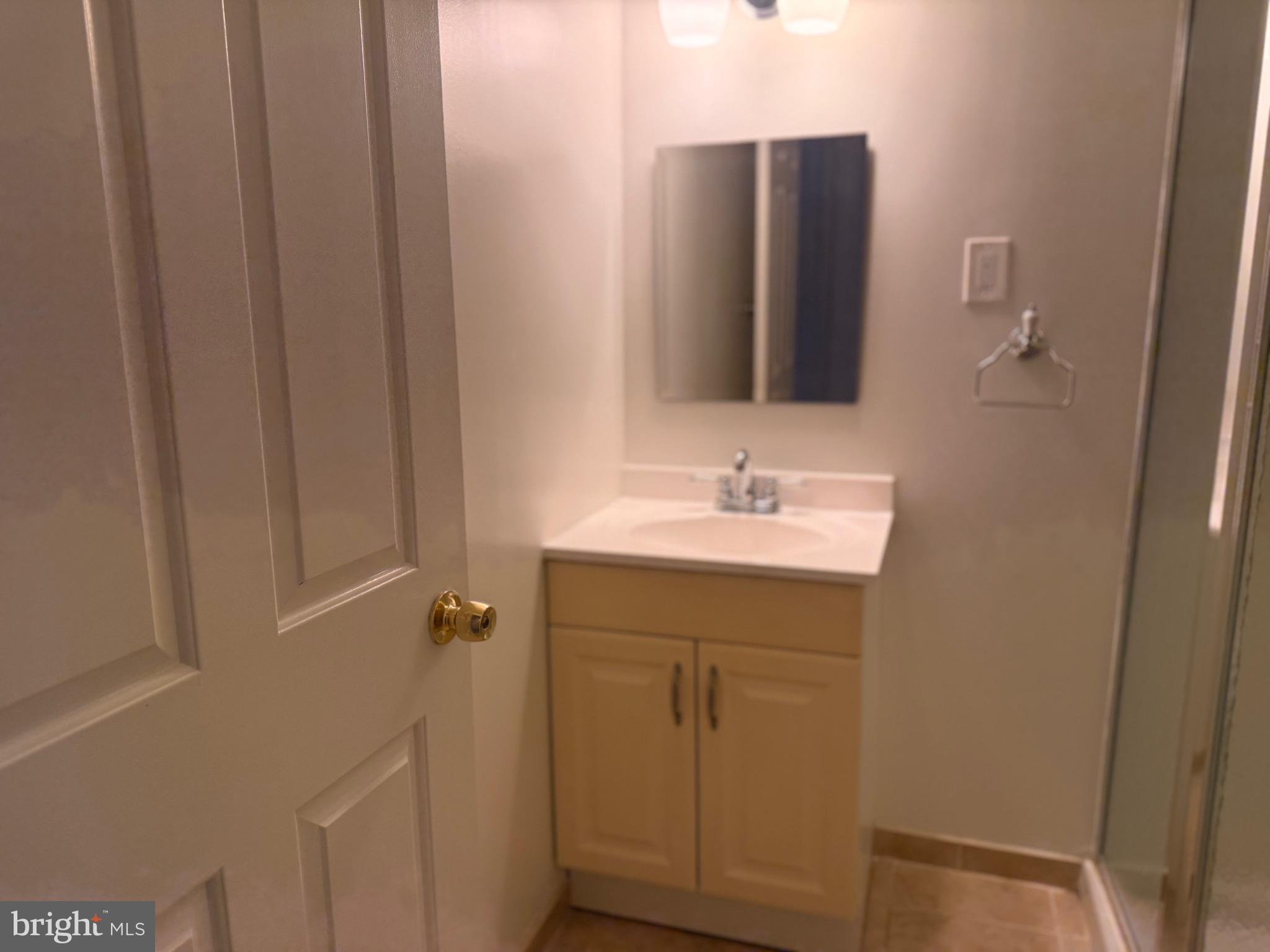 DUMONT OAKS - Residential Lease