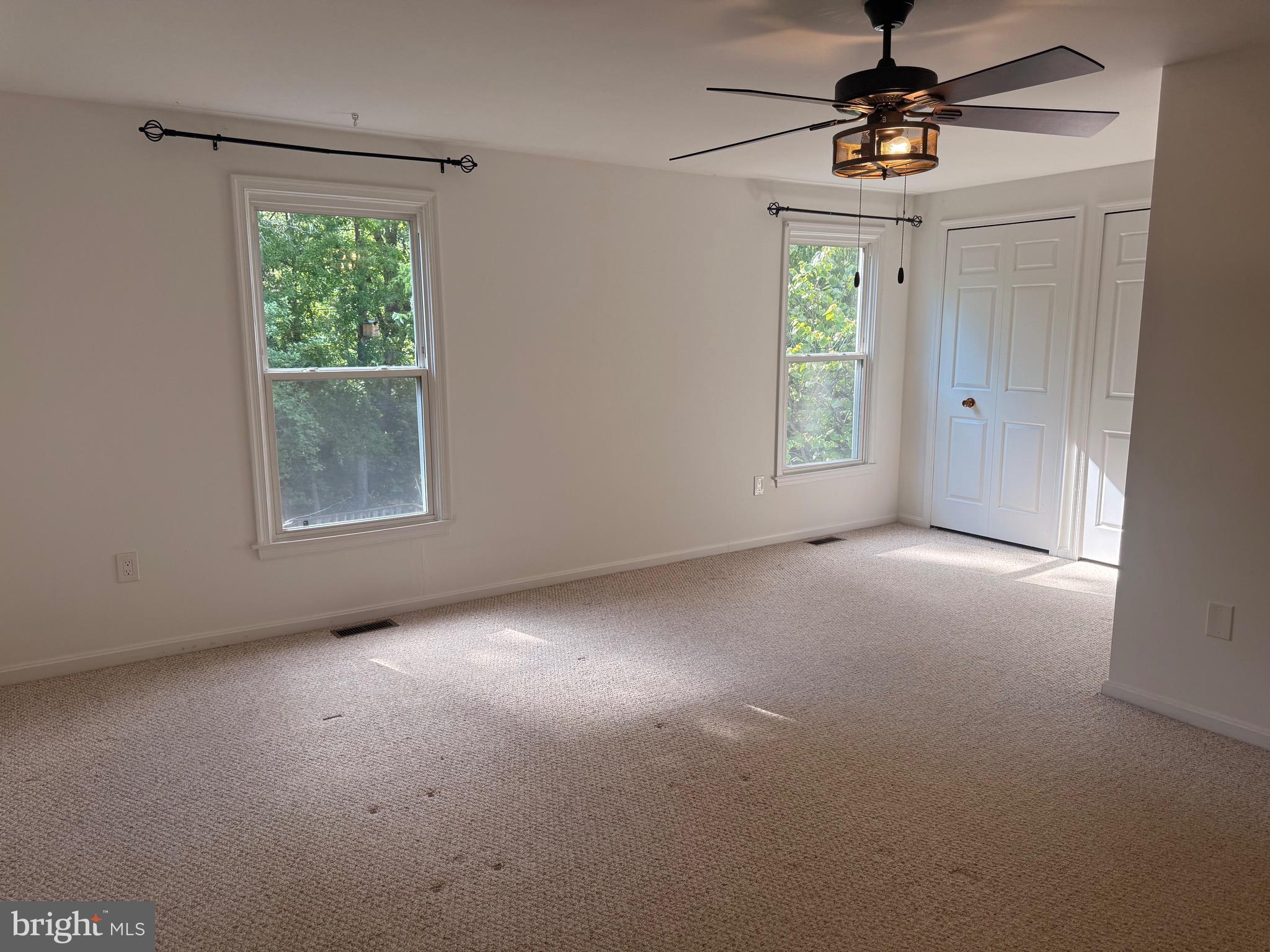 DUMONT OAKS - Residential Lease