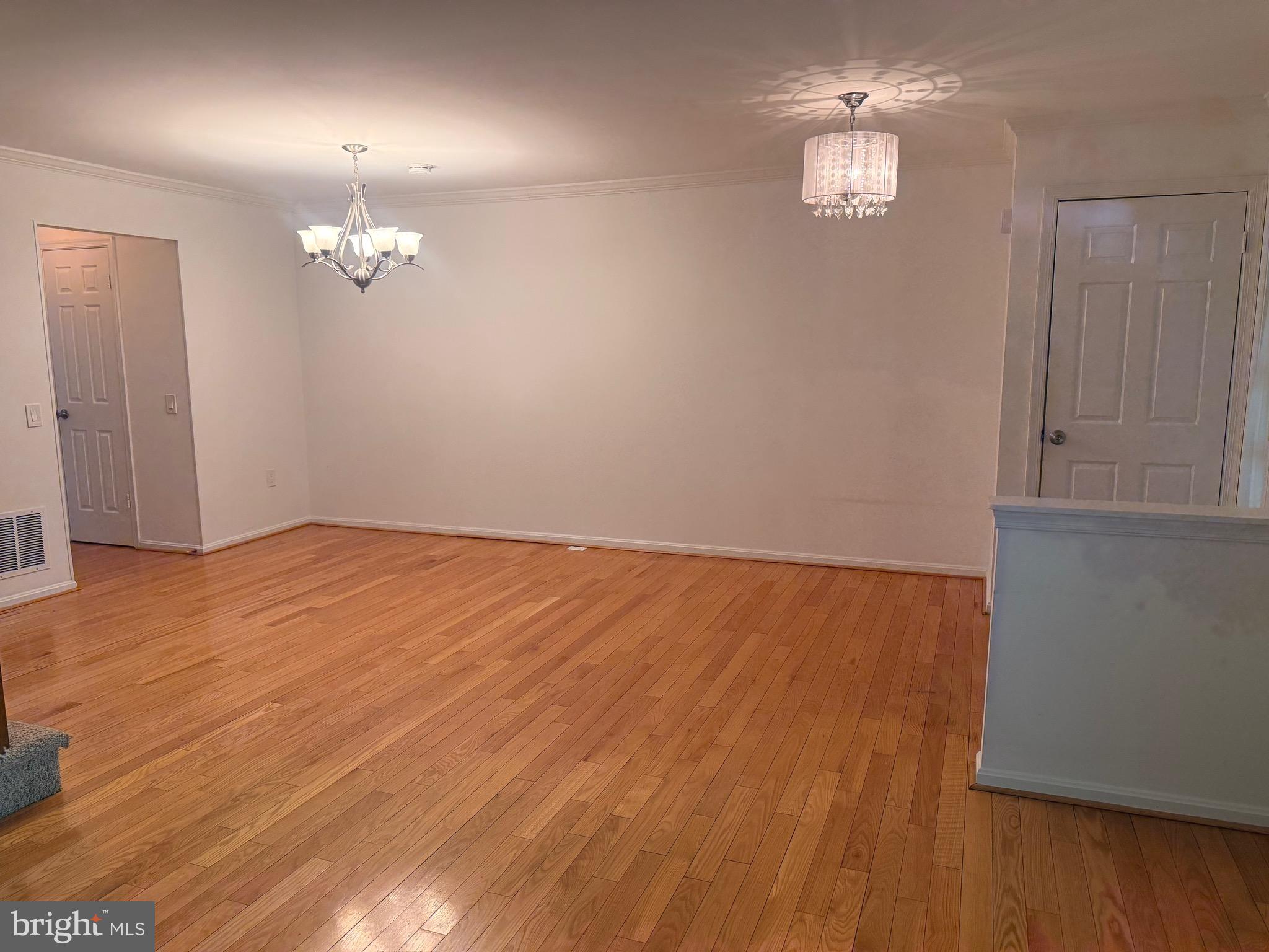DUMONT OAKS - Residential Lease
