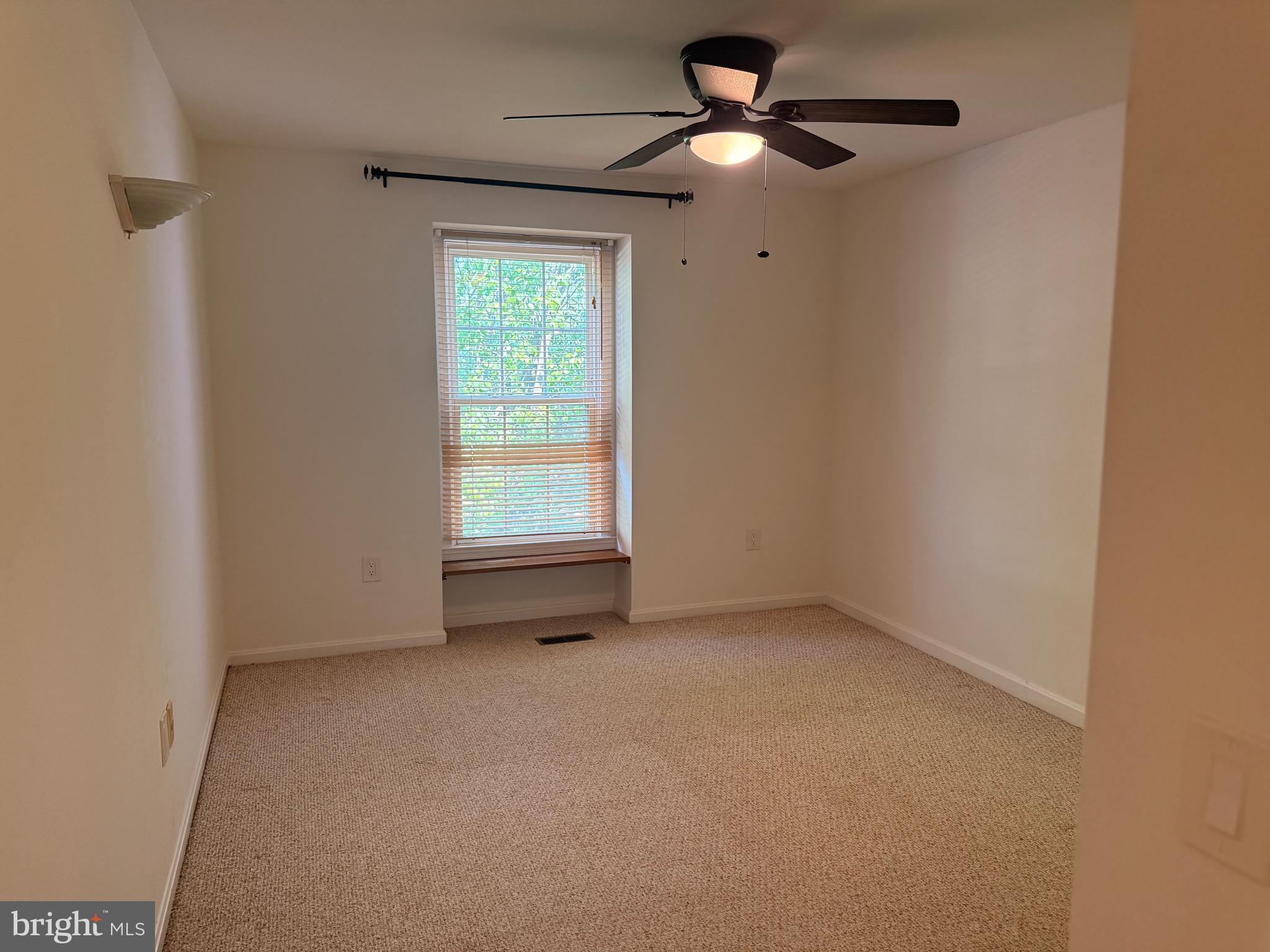 DUMONT OAKS - Residential Lease