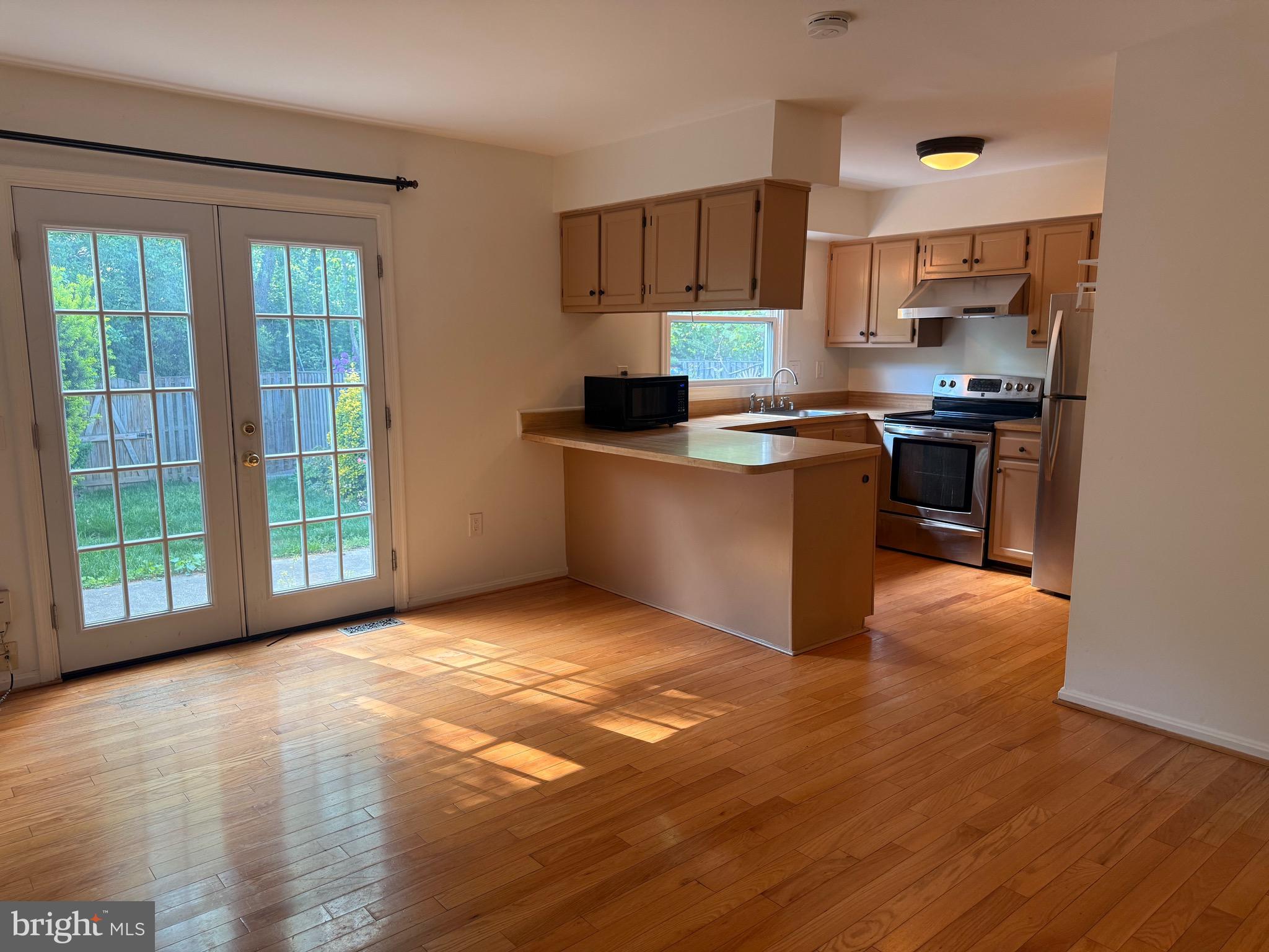 DUMONT OAKS - Residential Lease