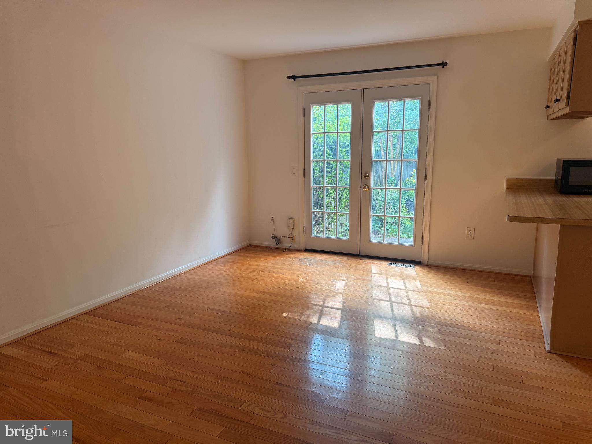 DUMONT OAKS - Residential Lease