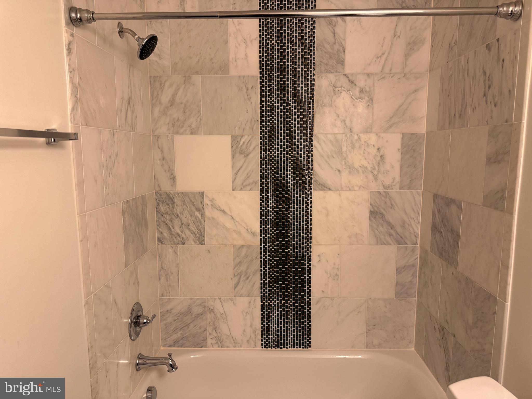 DUMONT OAKS - Residential Lease