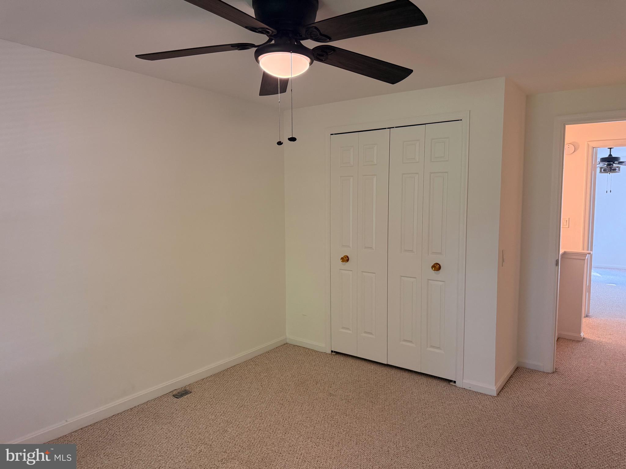 DUMONT OAKS - Residential Lease
